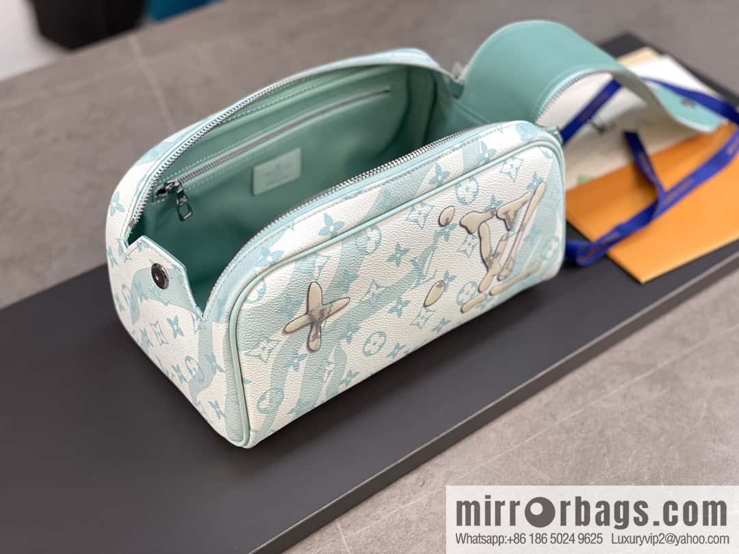 LV M82337 DOPP KIT toilet bag