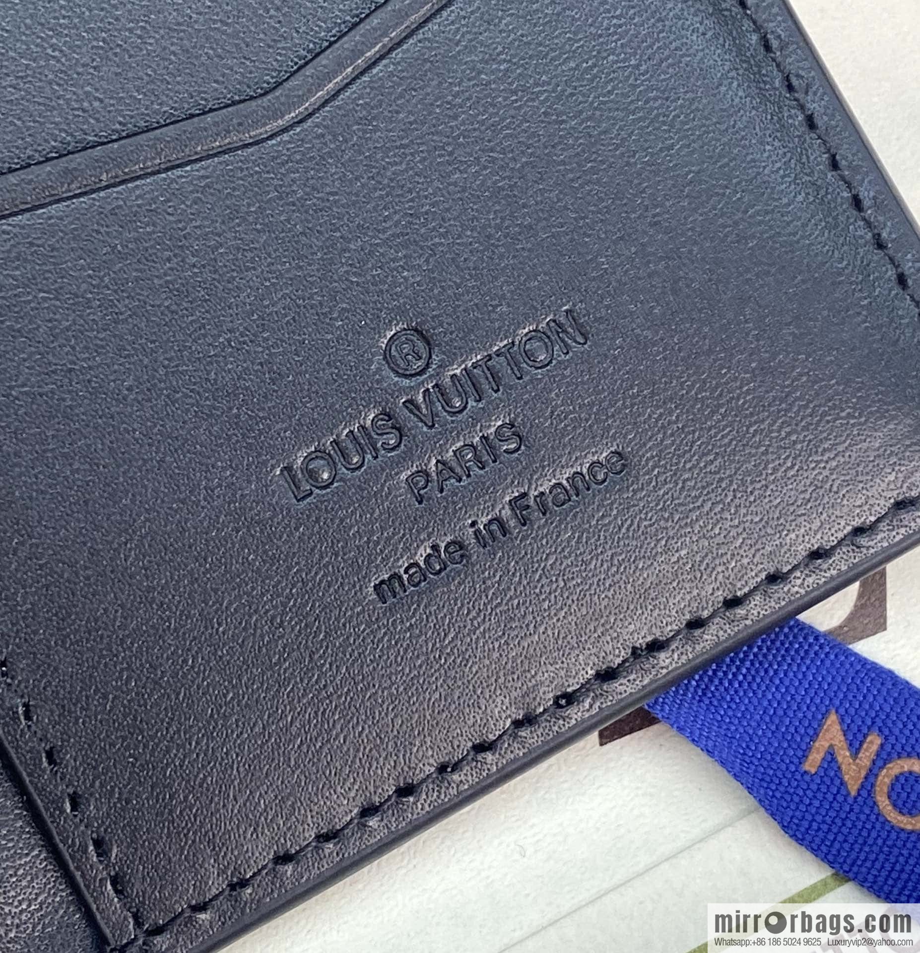 LV M82583 Pocket Organizer