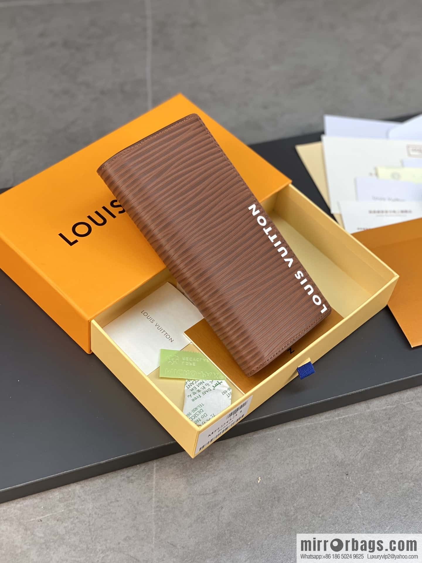 LV M82631 Brazza Wallet