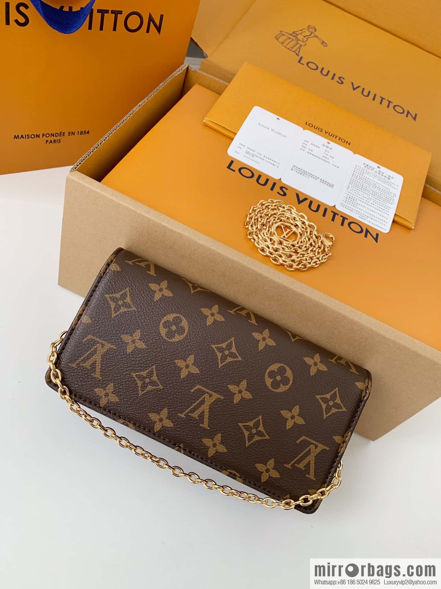 LV M82509 Wallet On Chain Lily