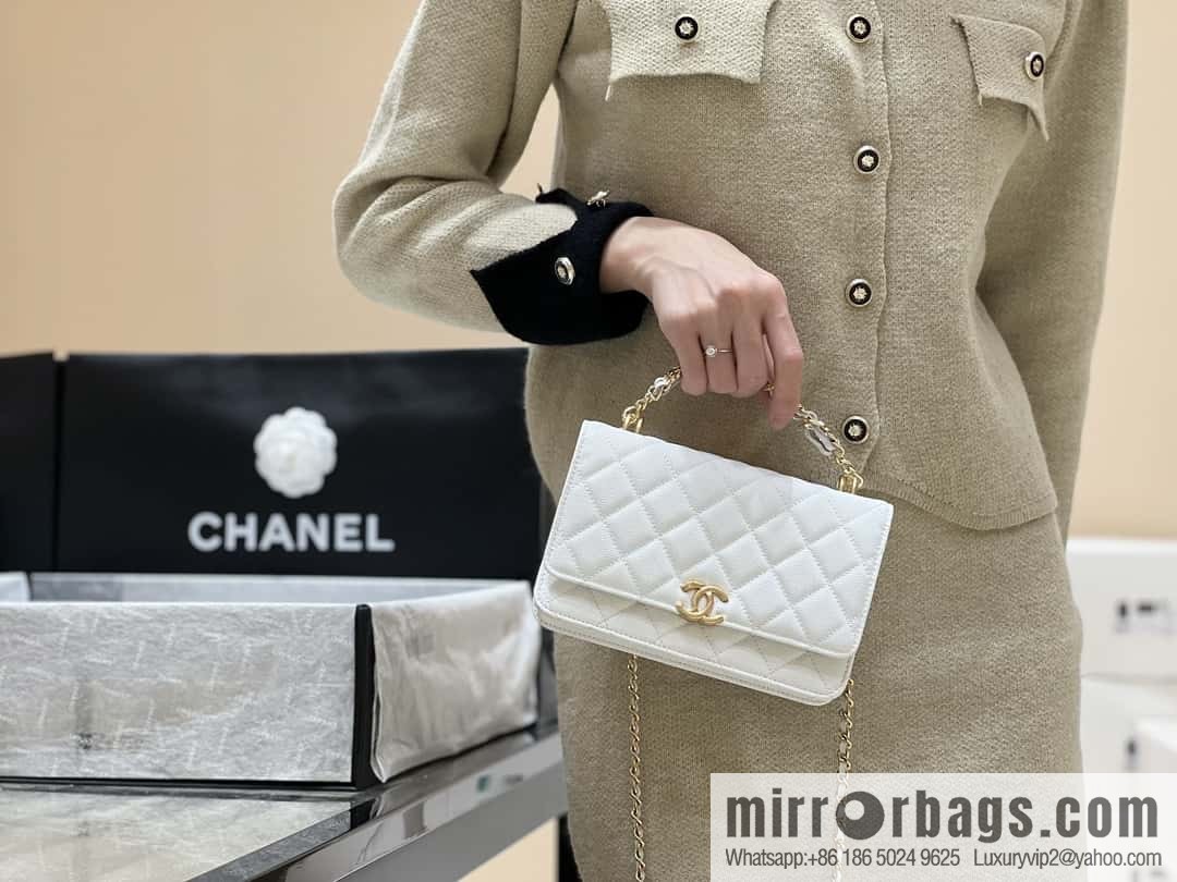 CHANEL 22k autumn and winter high-end ready-to-wear collection, lychee leather woc AP3019 white