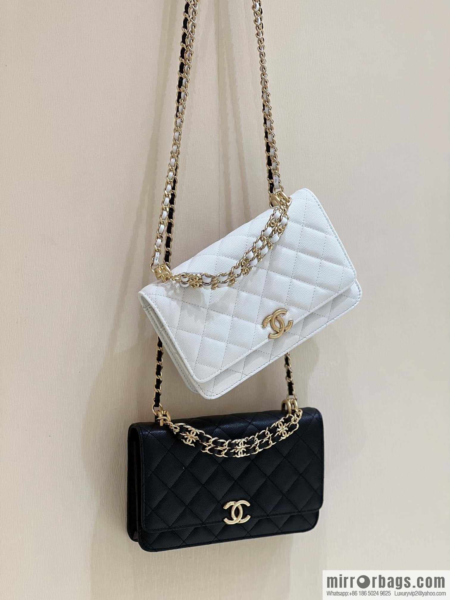CHANEL 22k autumn and winter high-end ready-to-wear collection, lychee leather woc AP3019 white
