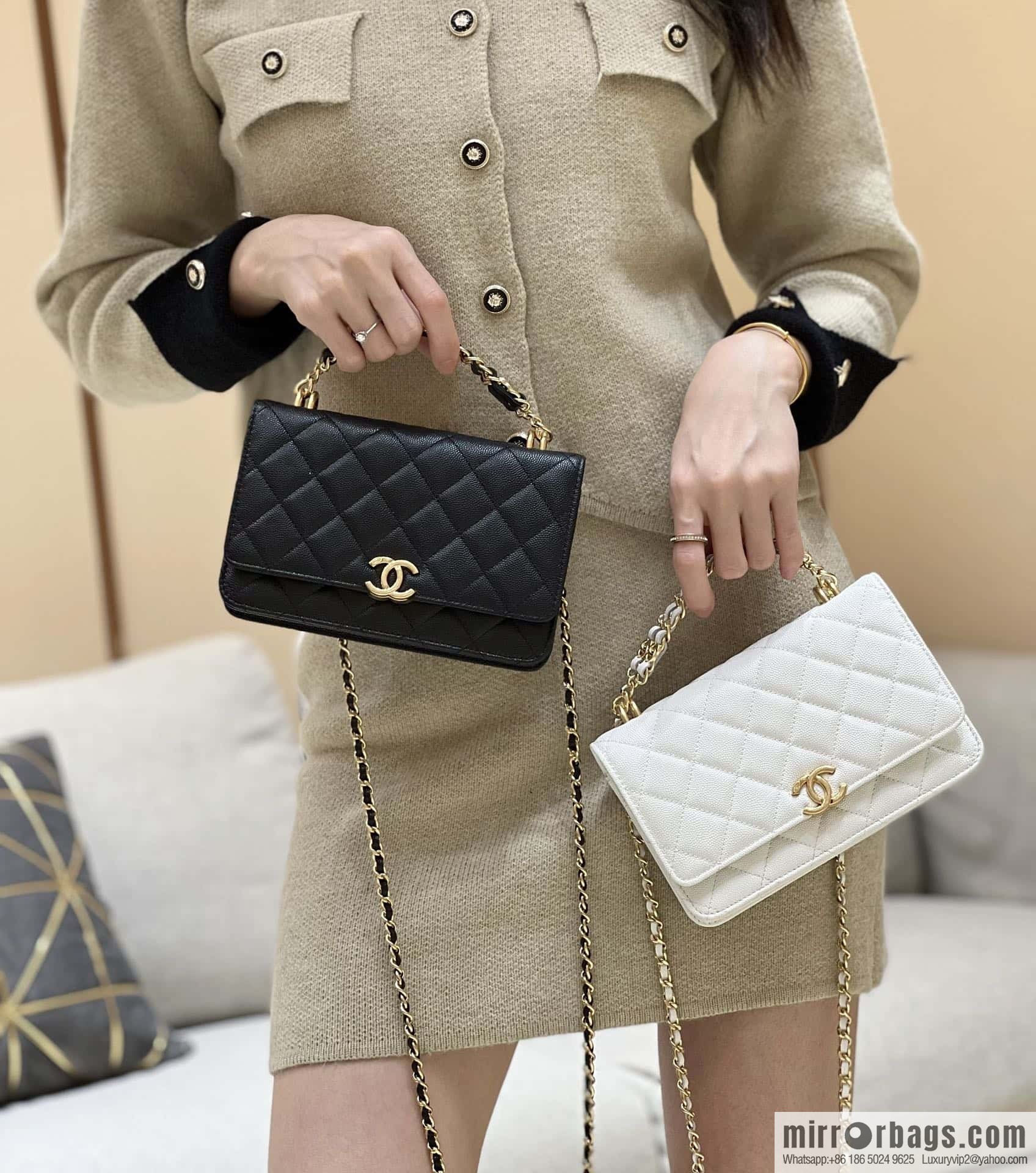 CHANEL 22k autumn and winter high-end ready-to-wear collection, lychee leather woc AP3019 white