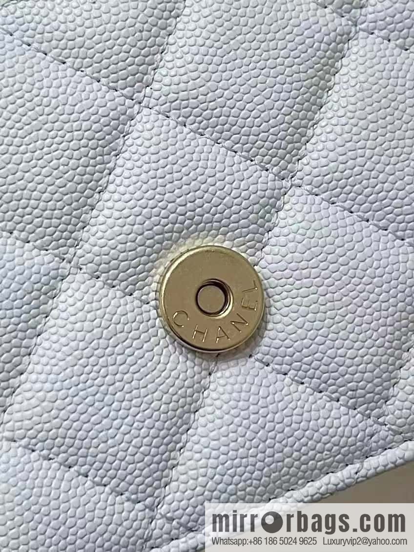 CHANEL 22k autumn and winter high-end ready-to-wear collection, lychee leather woc AP3019 white