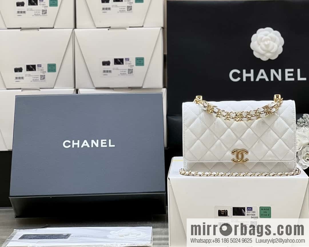 CHANEL 22k autumn and winter high-end ready-to-wear collection, lychee leather woc AP3019 white