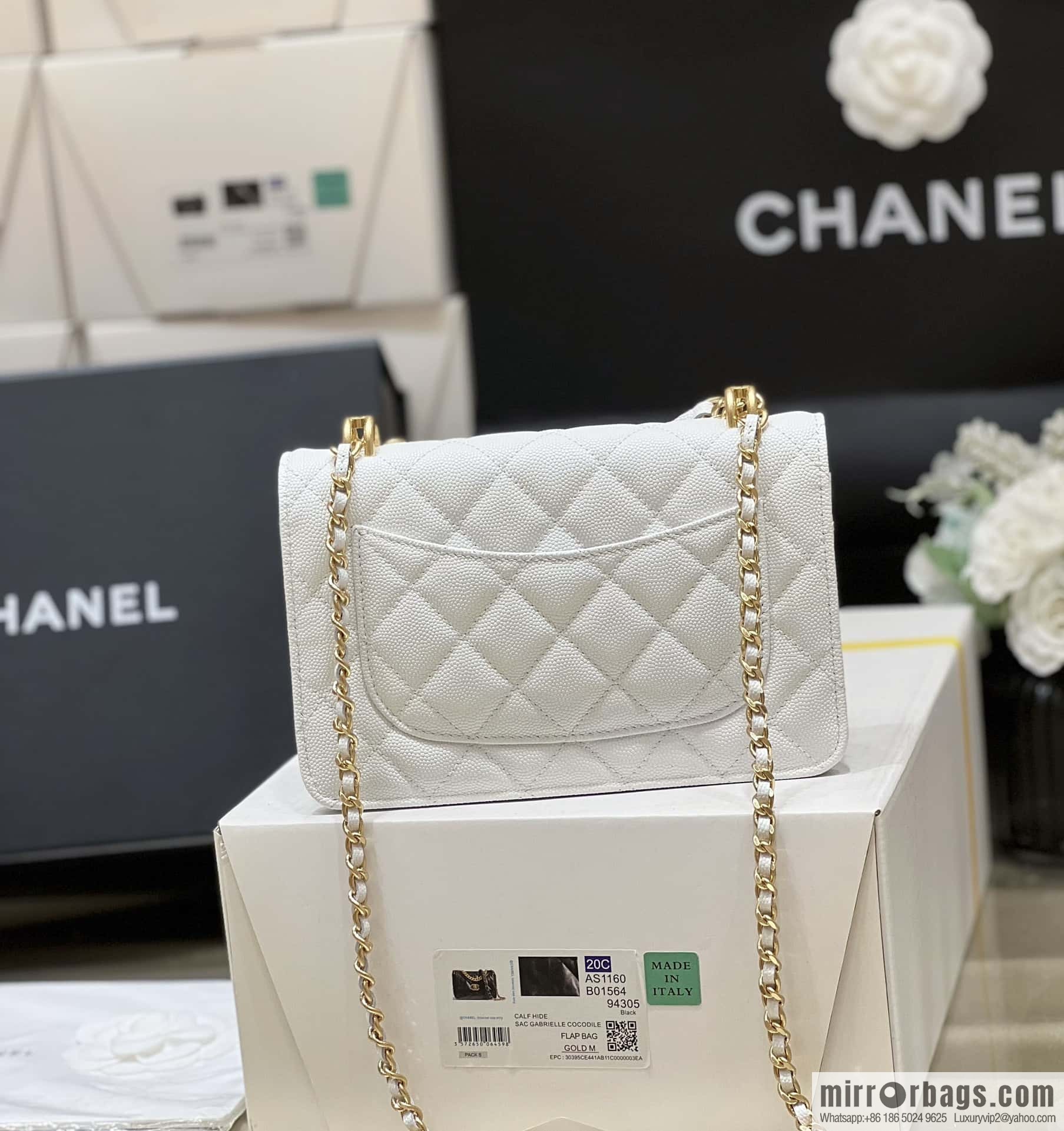 CHANEL 22k autumn and winter high-end ready-to-wear collection, lychee leather woc AP3019 white