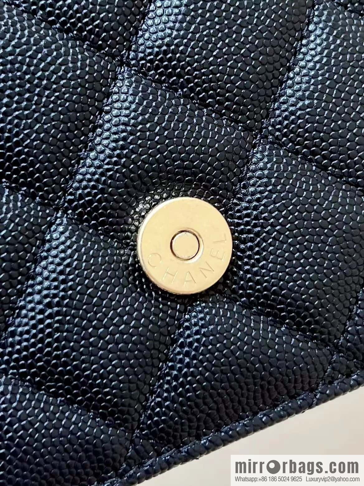 CHANEL 22k autumn and winter high-end ready-to-wear collection, lychee leather woc AP3019 black