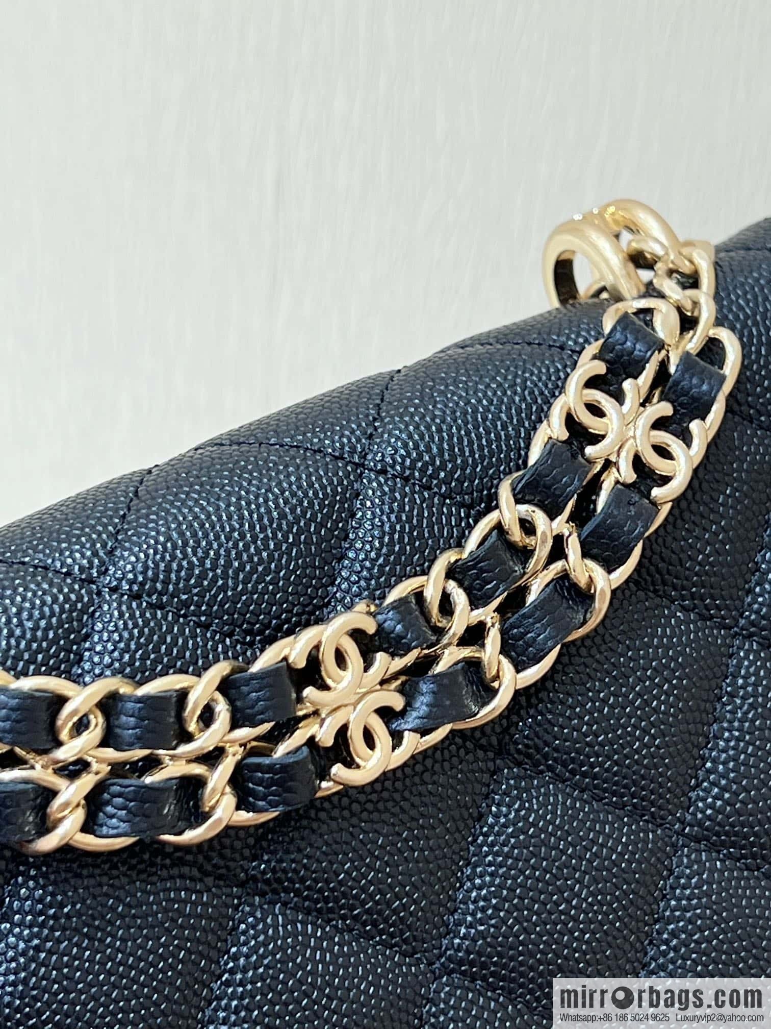 CHANEL 22k autumn and winter high-end ready-to-wear collection, lychee leather woc AP3019 black