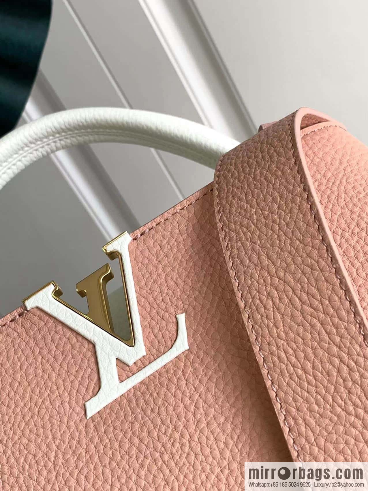 LV M21045 CAPUCINES BB handbag