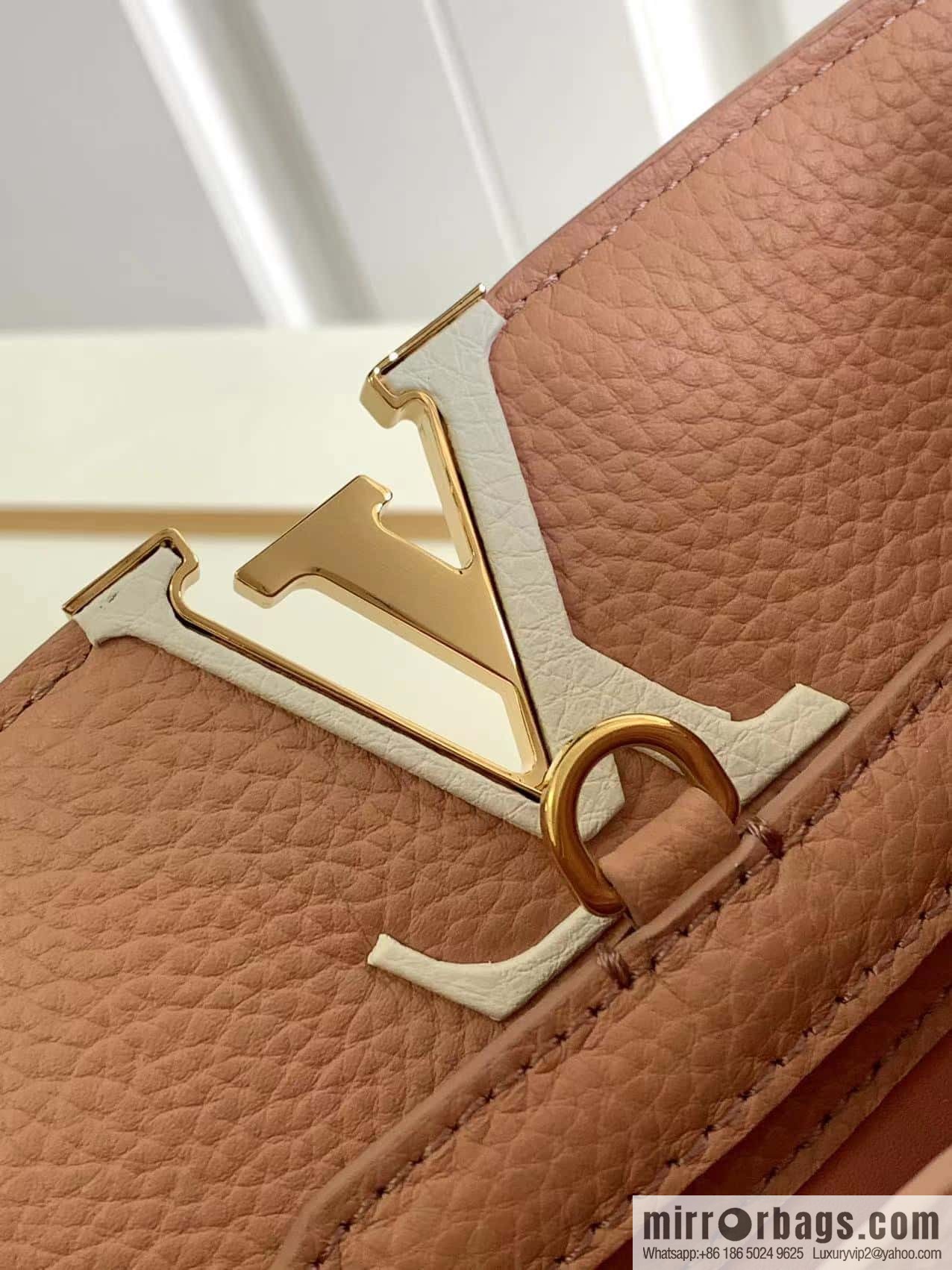 LV M21045 CAPUCINES BB handbag