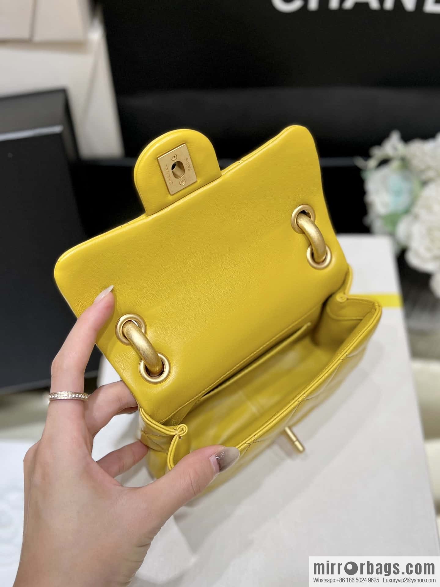 CHANEL 23A Premium Handicraft Workshop Series, Dakar mahogany cf big mini bag AS4165 yellow