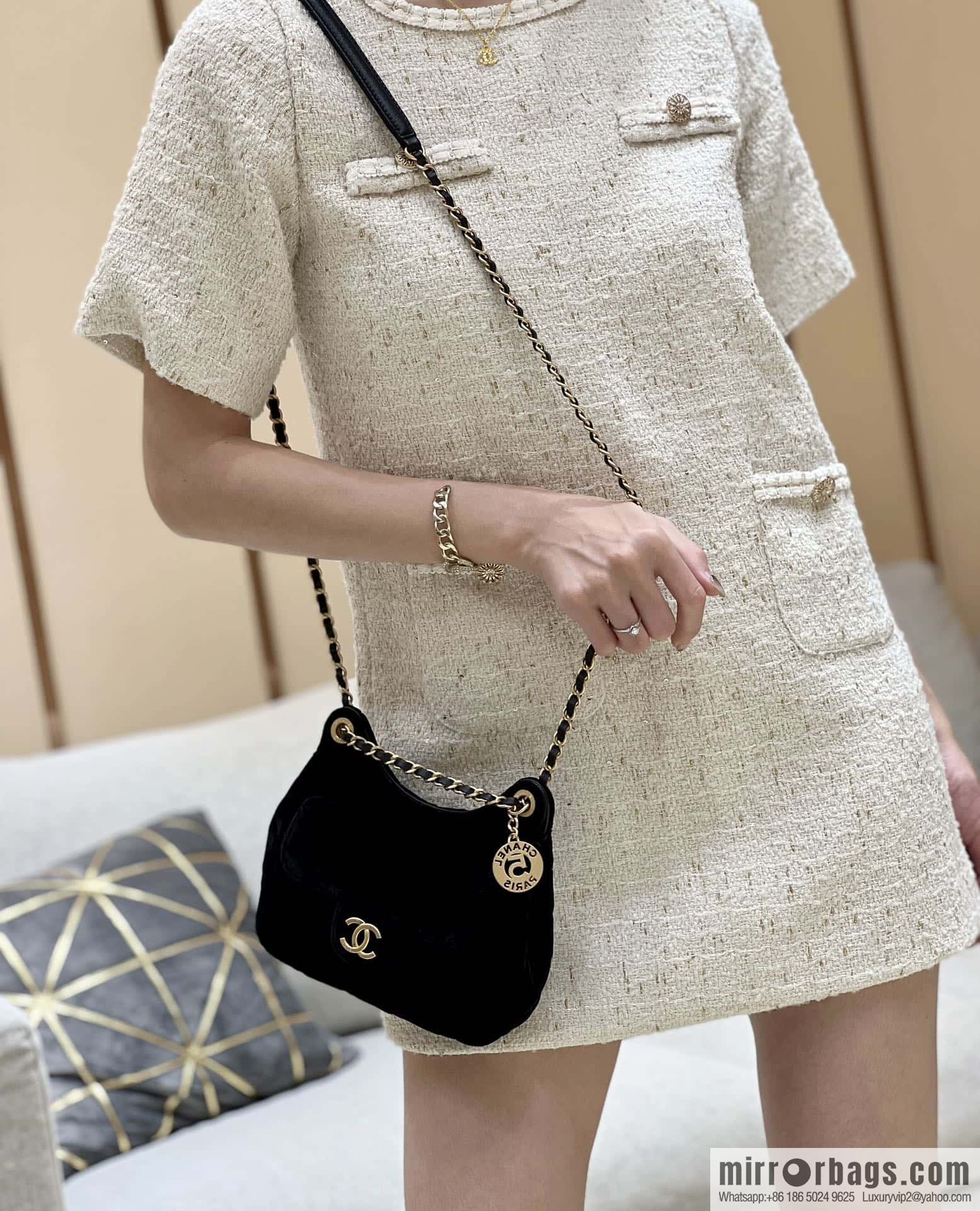CHANEL 23B Velvet Tmall Genie AS4323 black