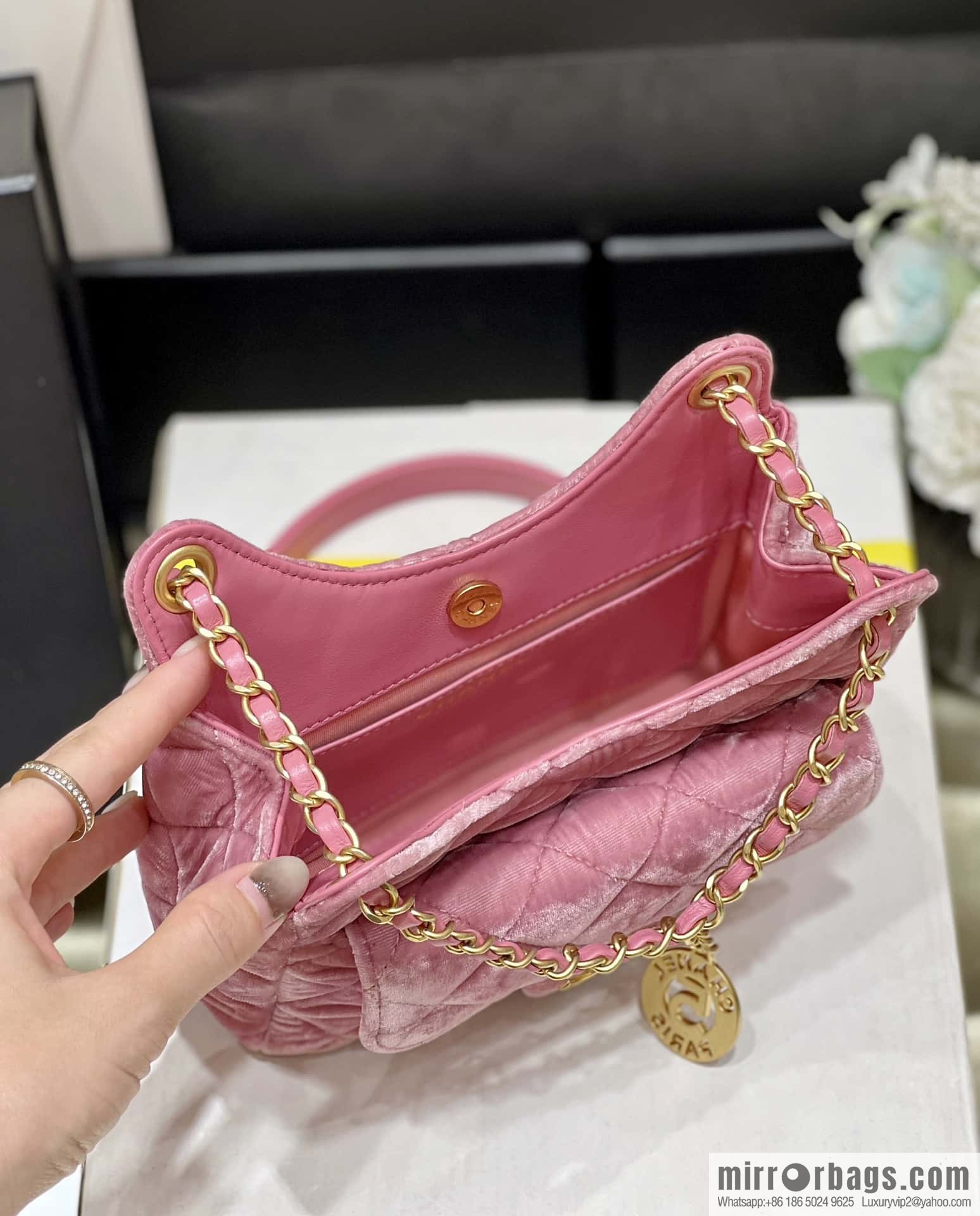 CHANEL 23B Velvet Tmall Genie AS4323 pink
