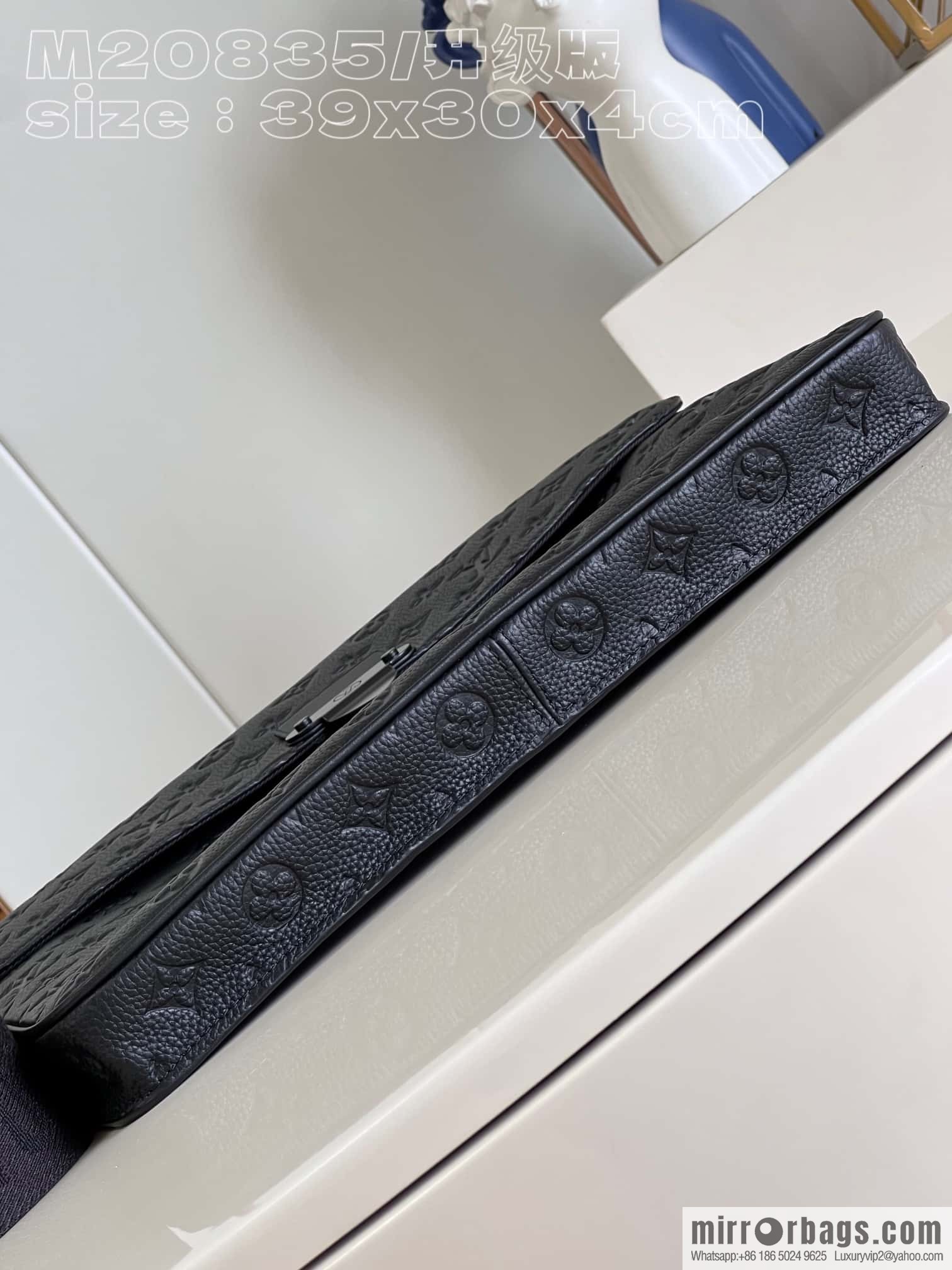 LV M20835 S Lock Briefcase