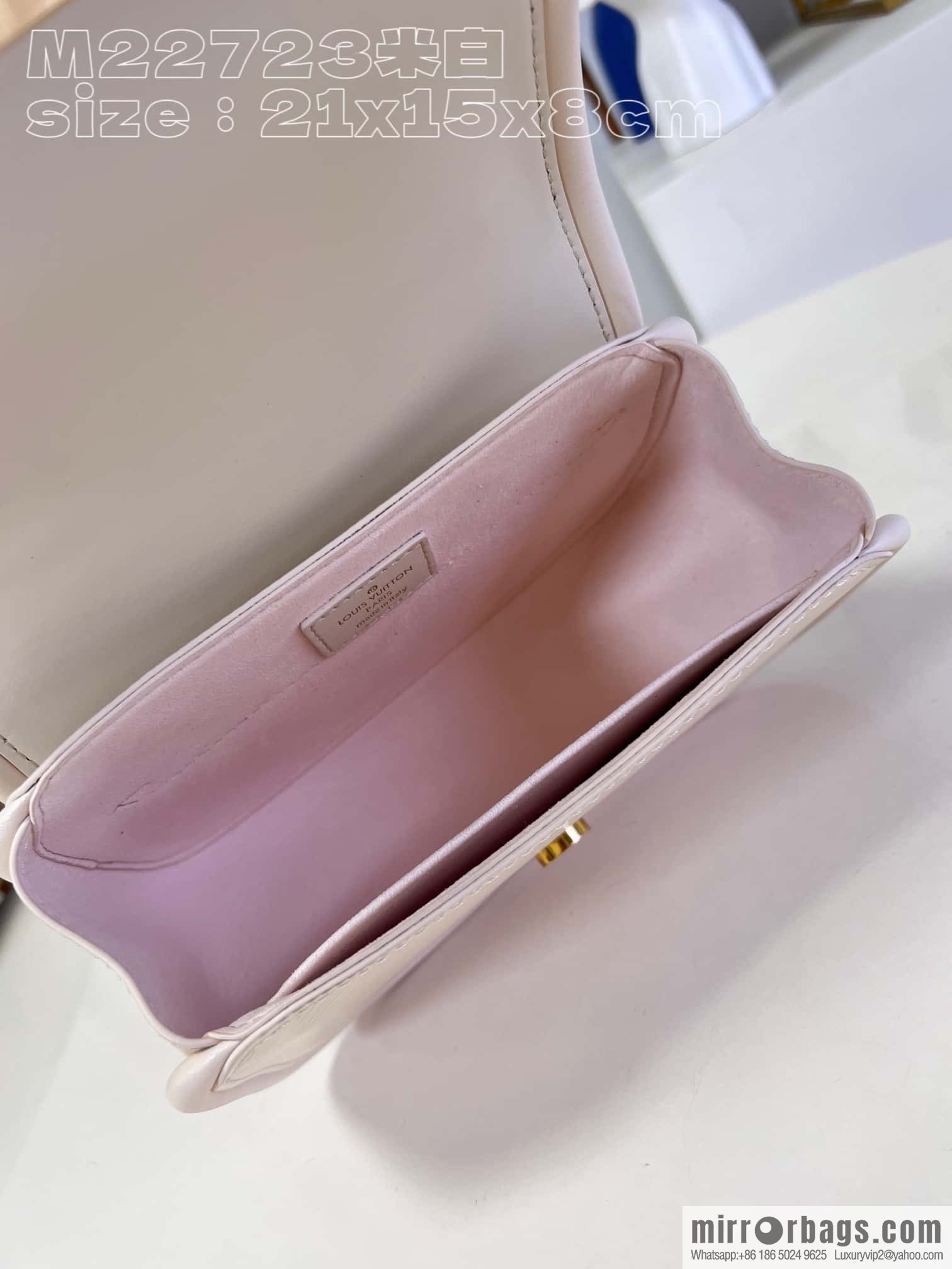 LV M22720 HIDE AND SEEK BAG