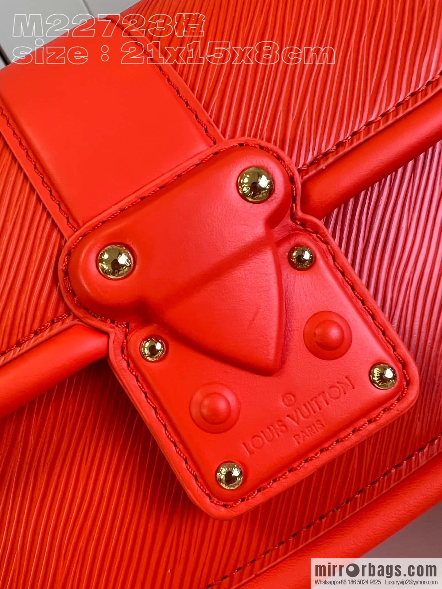 LV M22723 HIDE AND SEEK BAG