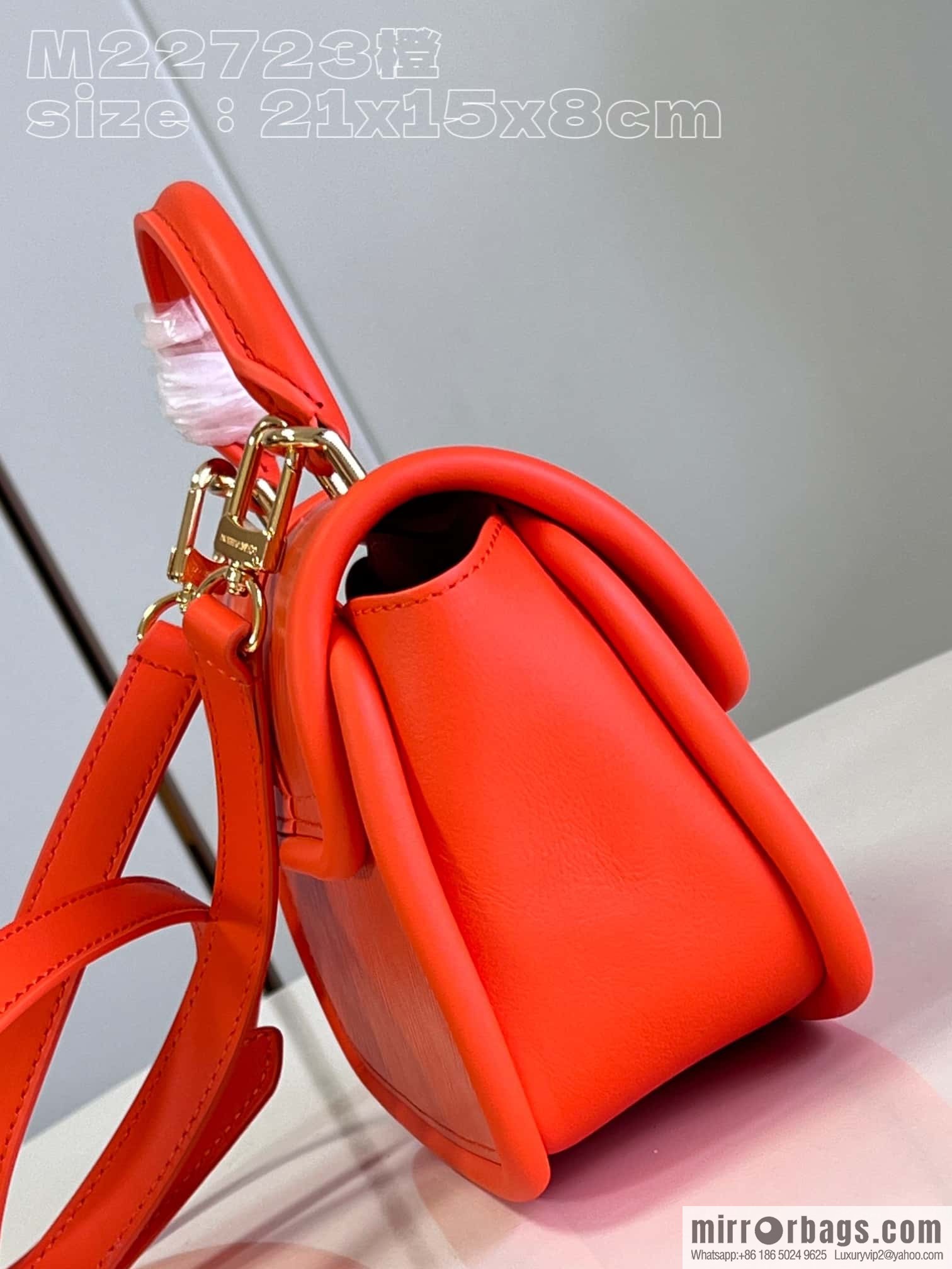 LV M22723 HIDE AND SEEK BAG