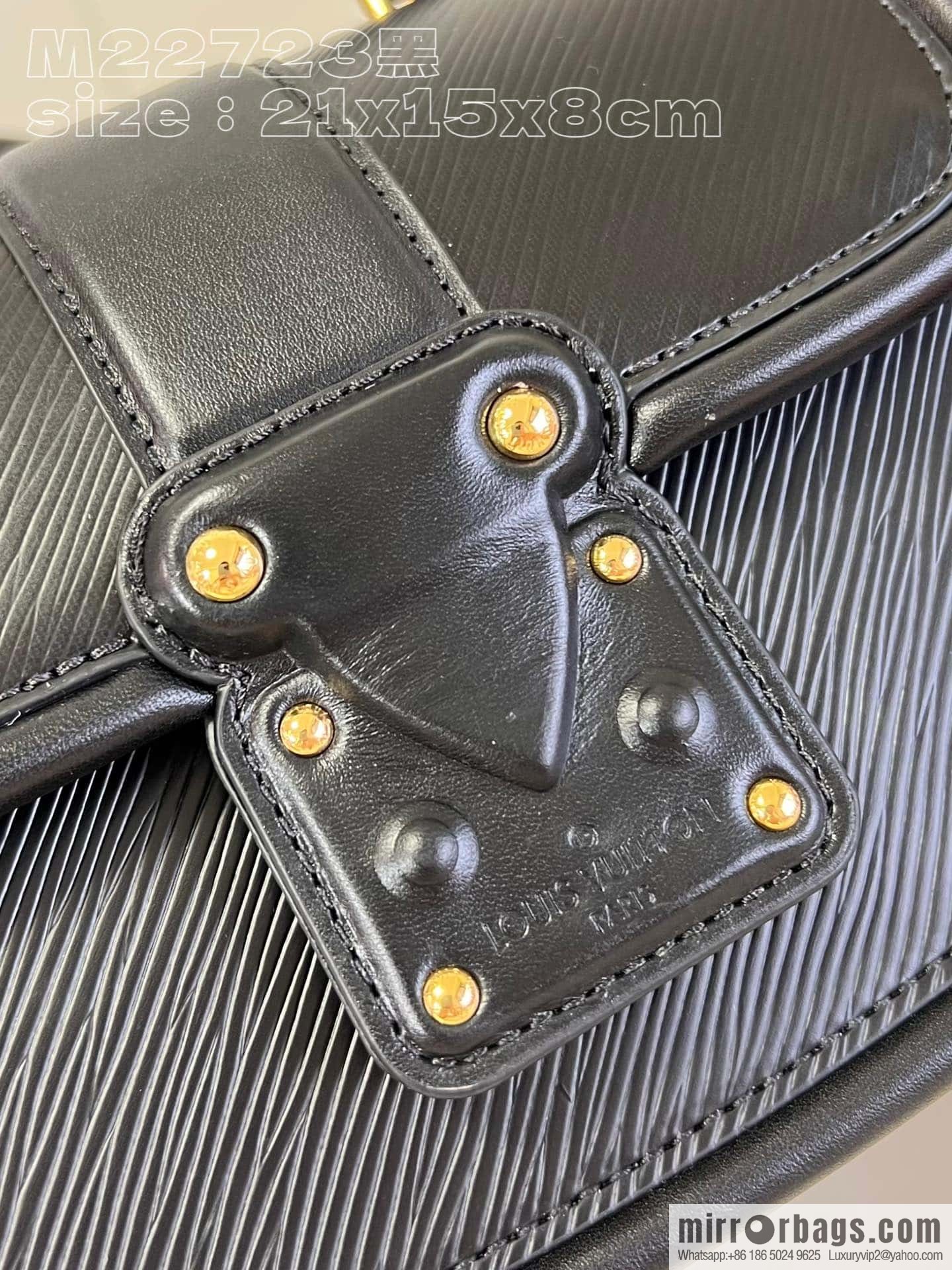 LV M22724 HIDE AND SEEK BAG