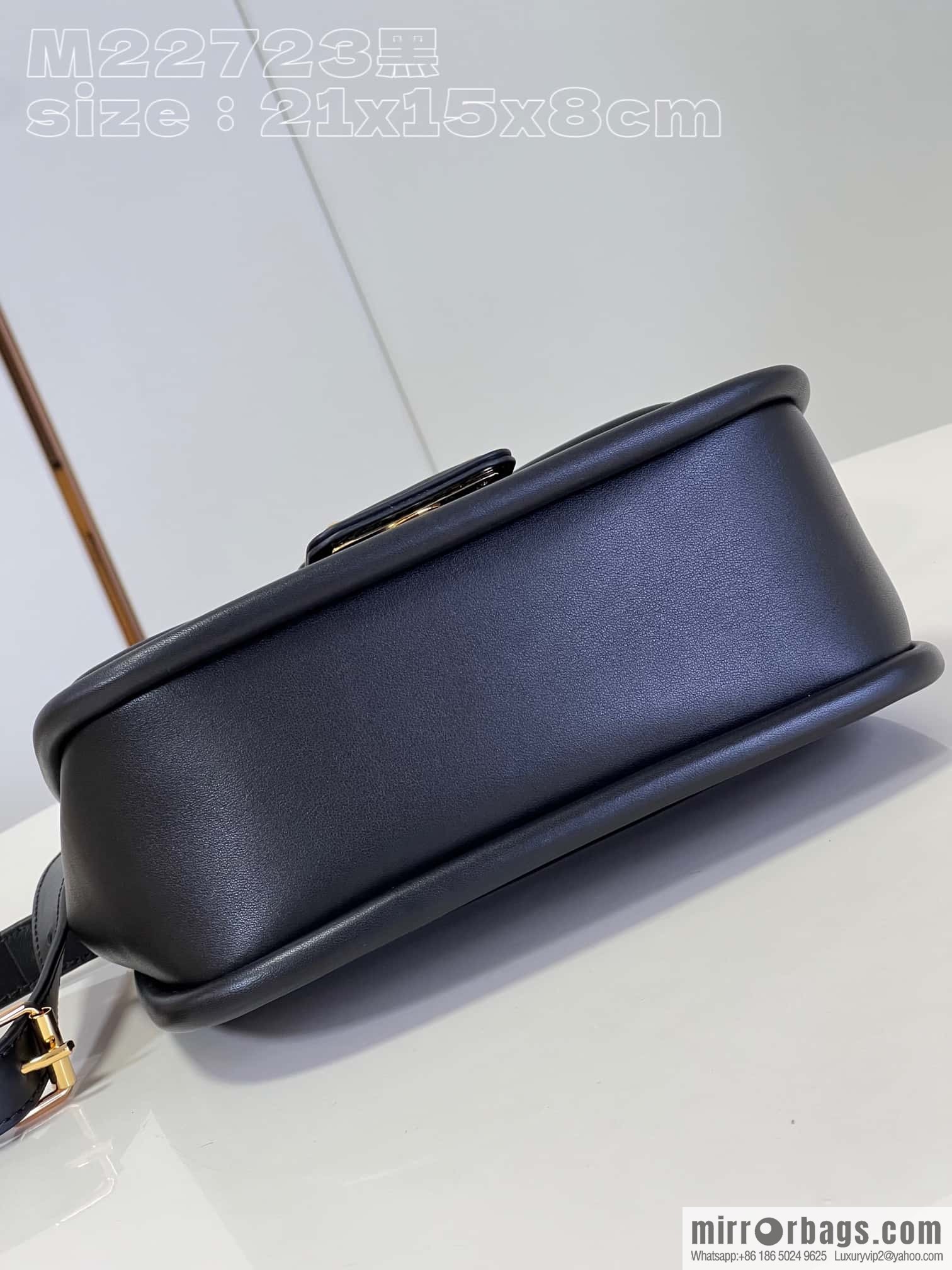LV M22724 HIDE AND SEEK BAG