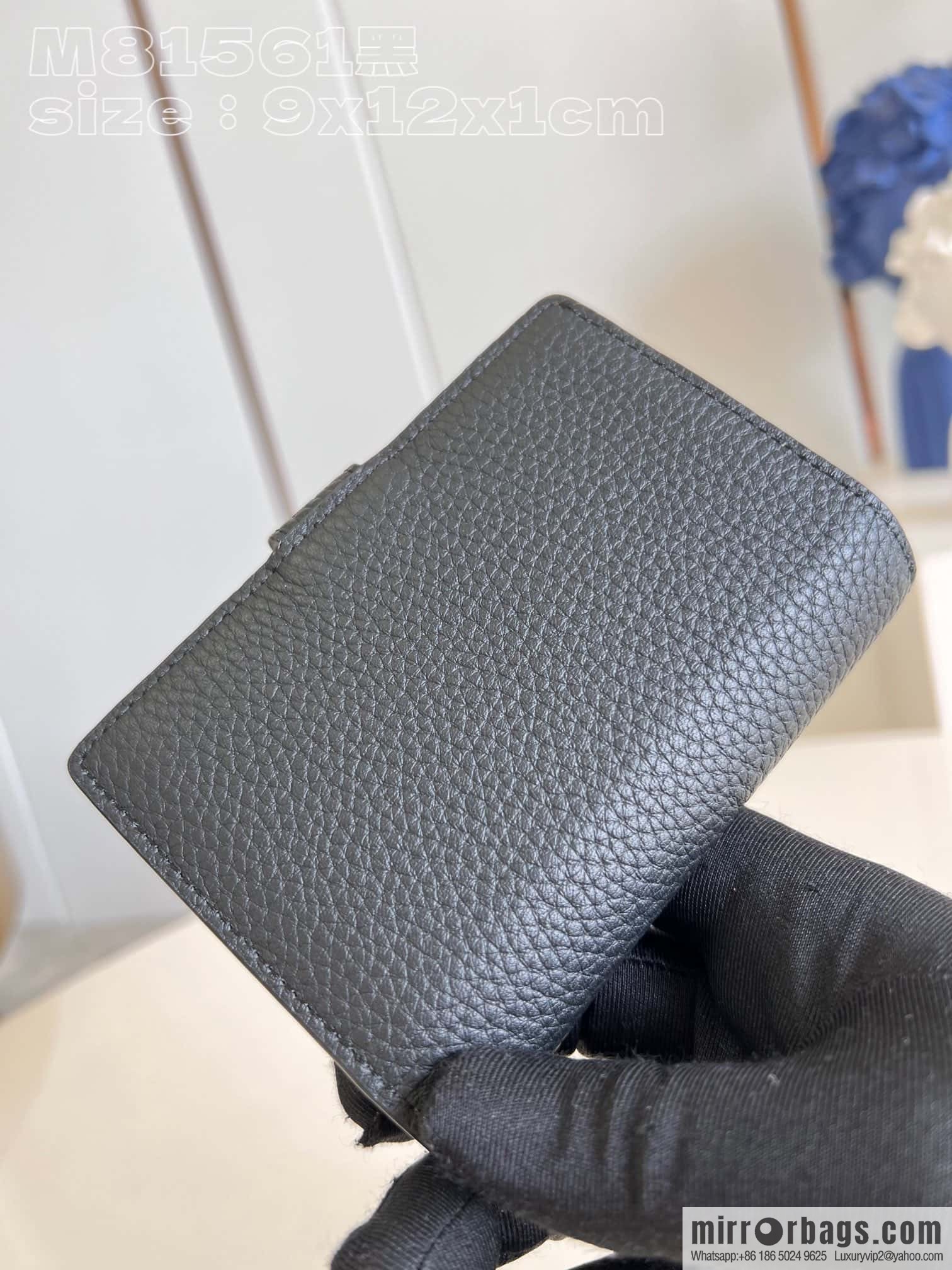 M81561 LV VERTICAL short wallet