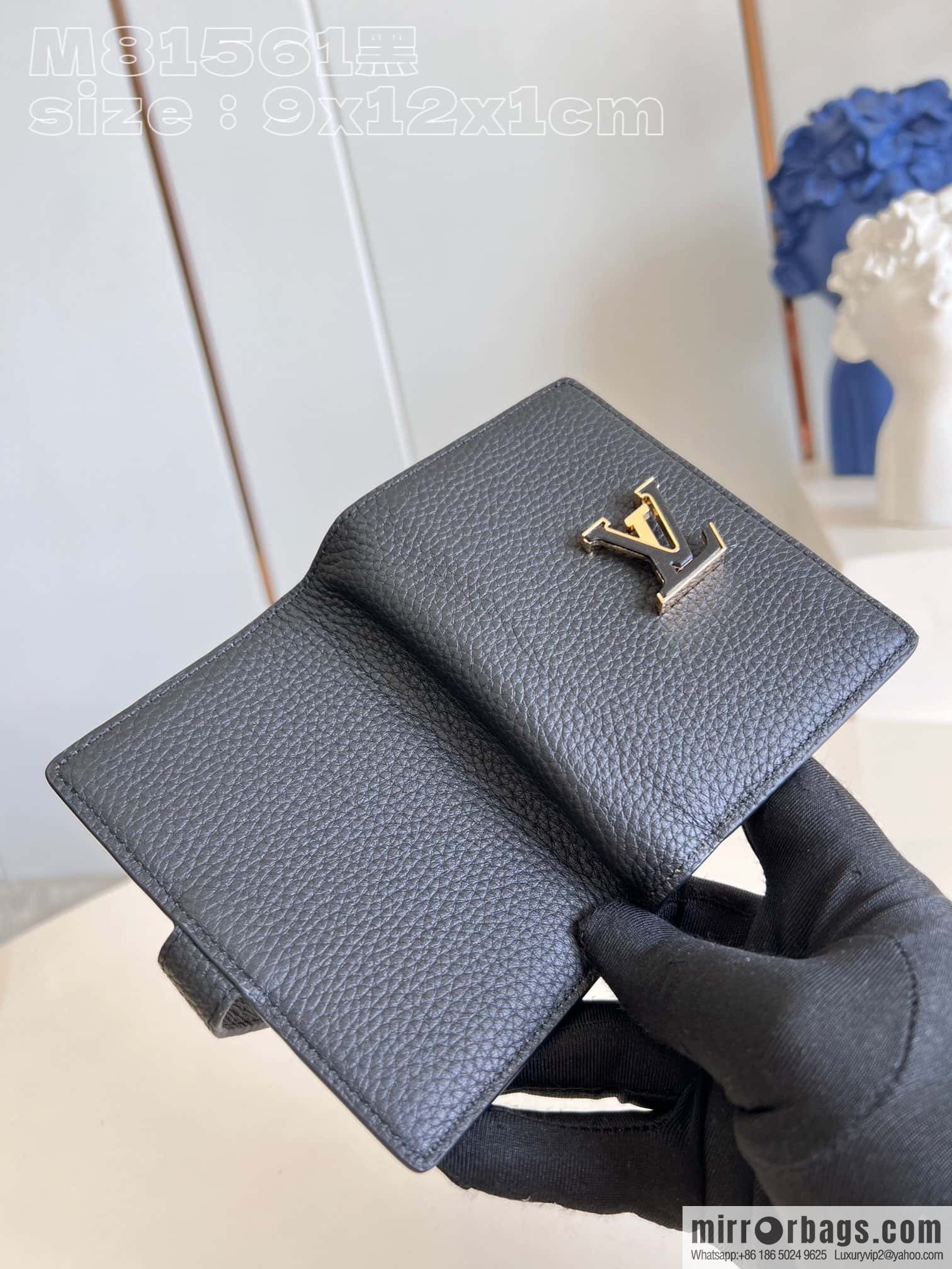 M81561 LV VERTICAL short wallet
