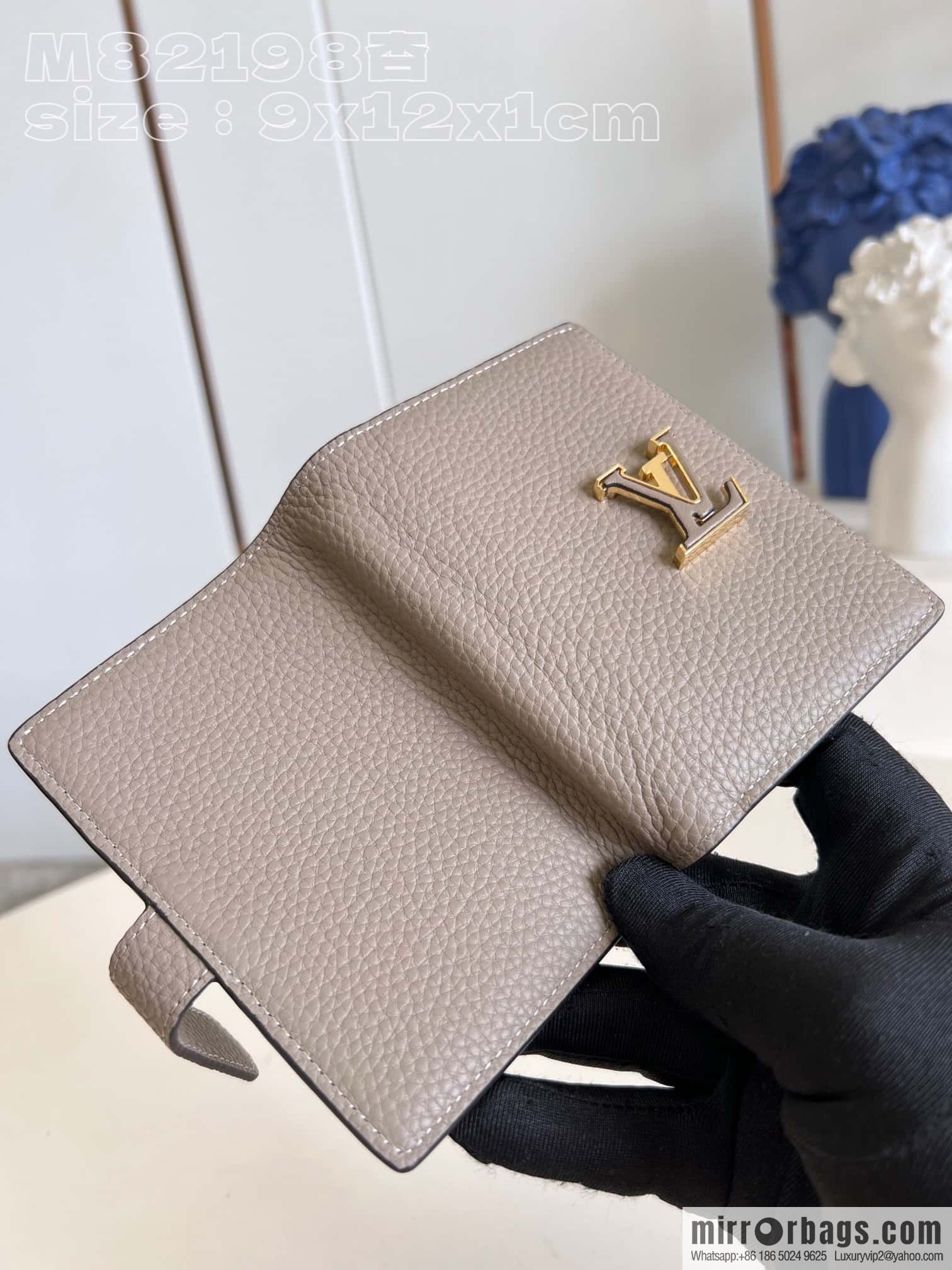 M82198 LV VERTICAL short wallet