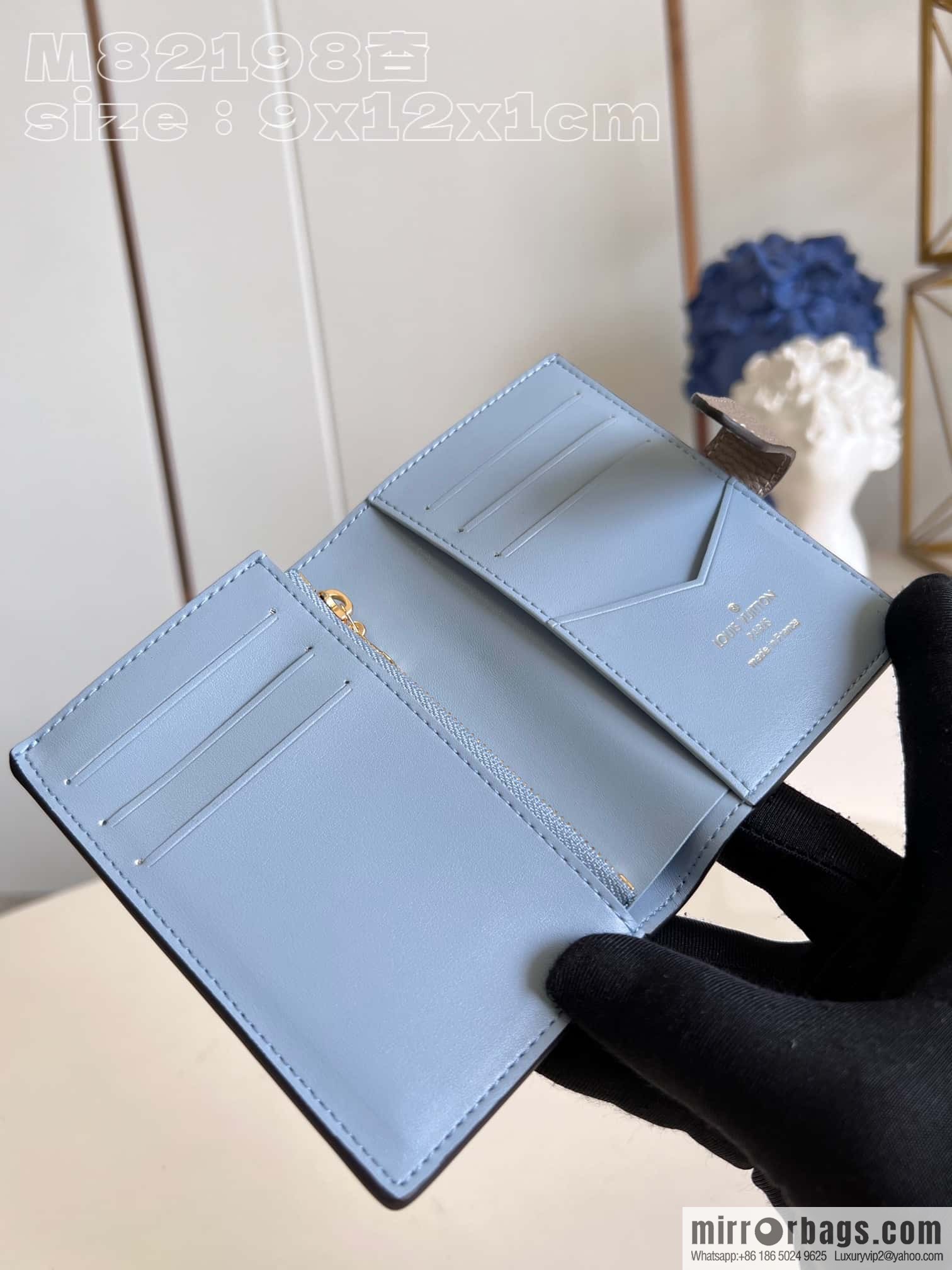 M82198 LV VERTICAL short wallet