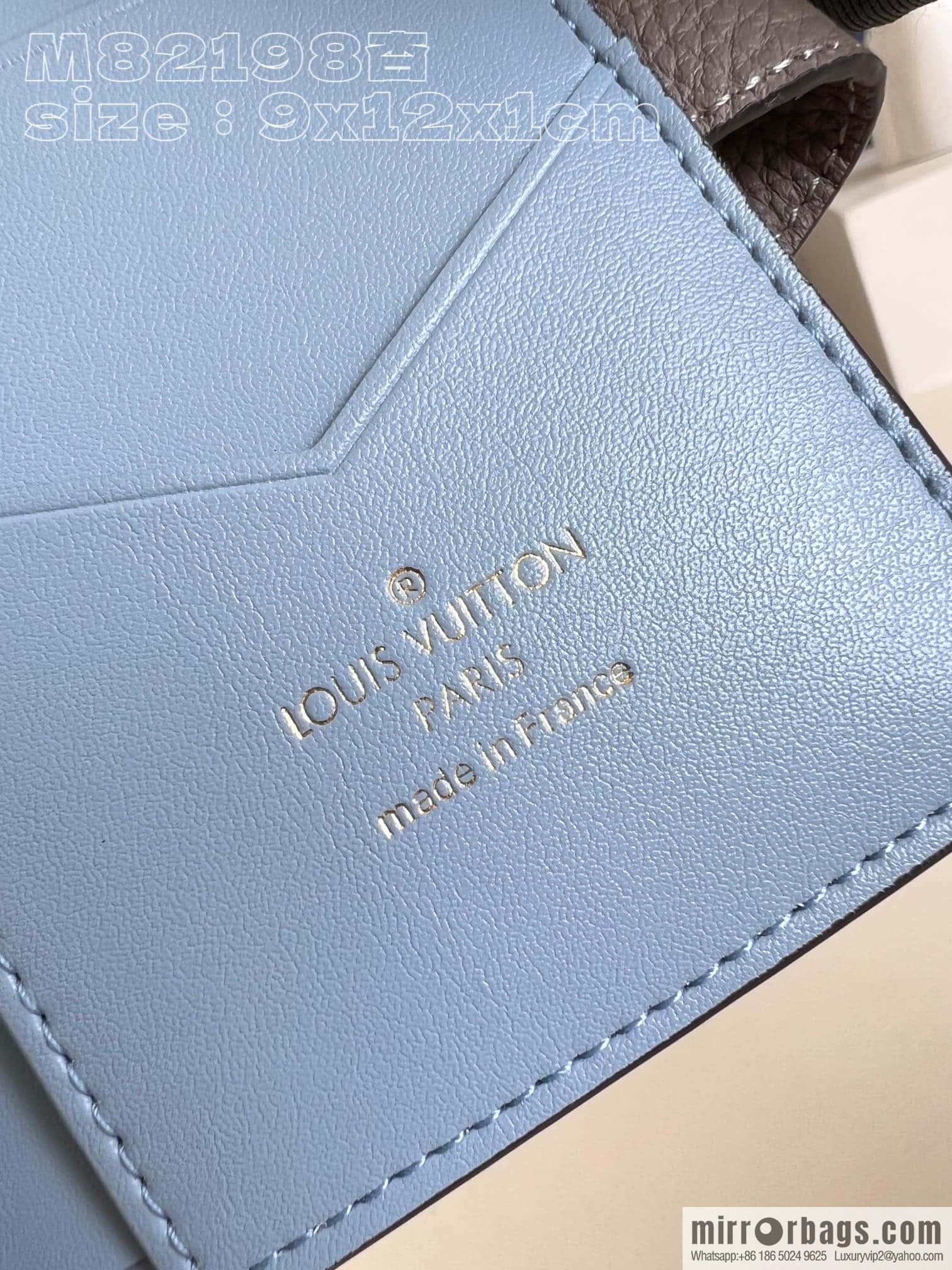 M82198 LV VERTICAL short wallet