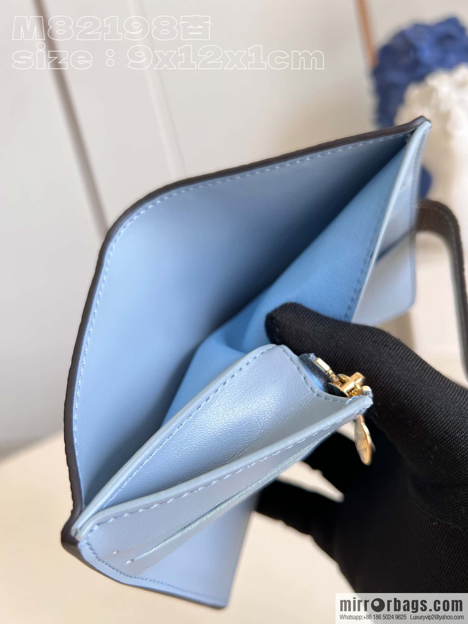 M82198 LV VERTICAL short wallet