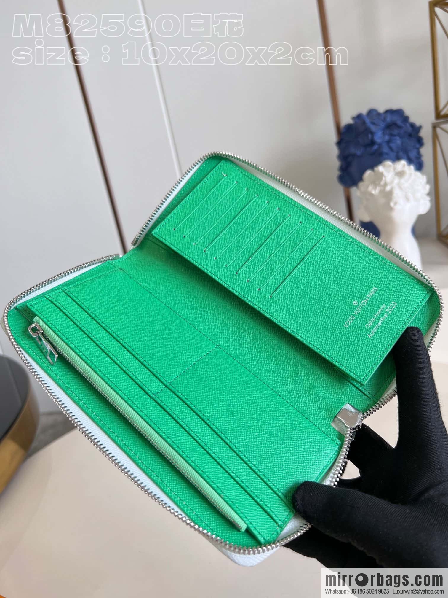 LV M82590 Zippy Vertical Wallet