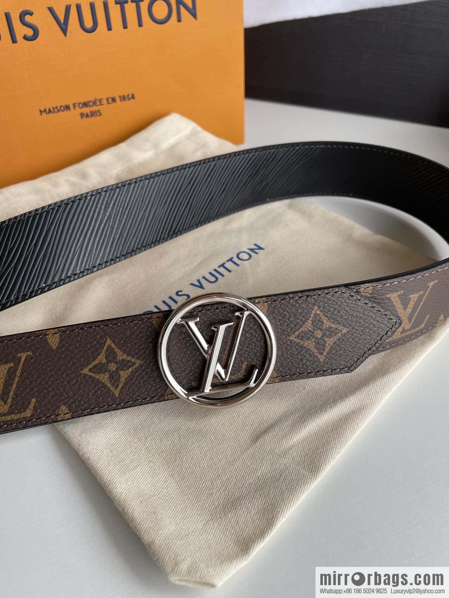 LV/Louis Vuitton, Gold Classic Round LV Buckle, Ladies LV Circle 35mm Double Sided Belt