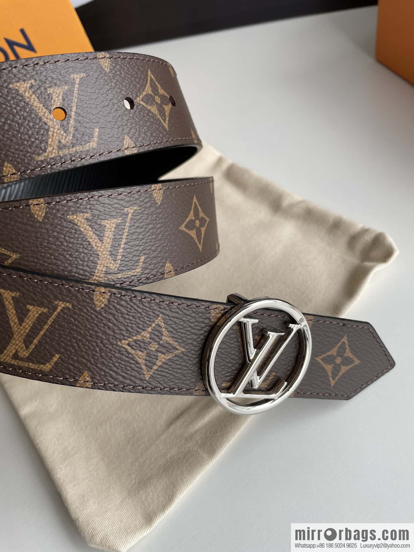 LV/Louis Vuitton, Gold Classic Round LV Buckle, Ladies LV Circle 35mm Double Sided Belt