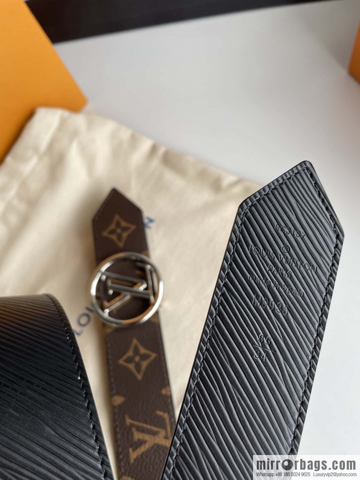 LV/Louis Vuitton, Gold Classic Round LV Buckle, Ladies LV Circle 35mm Double Sided Belt