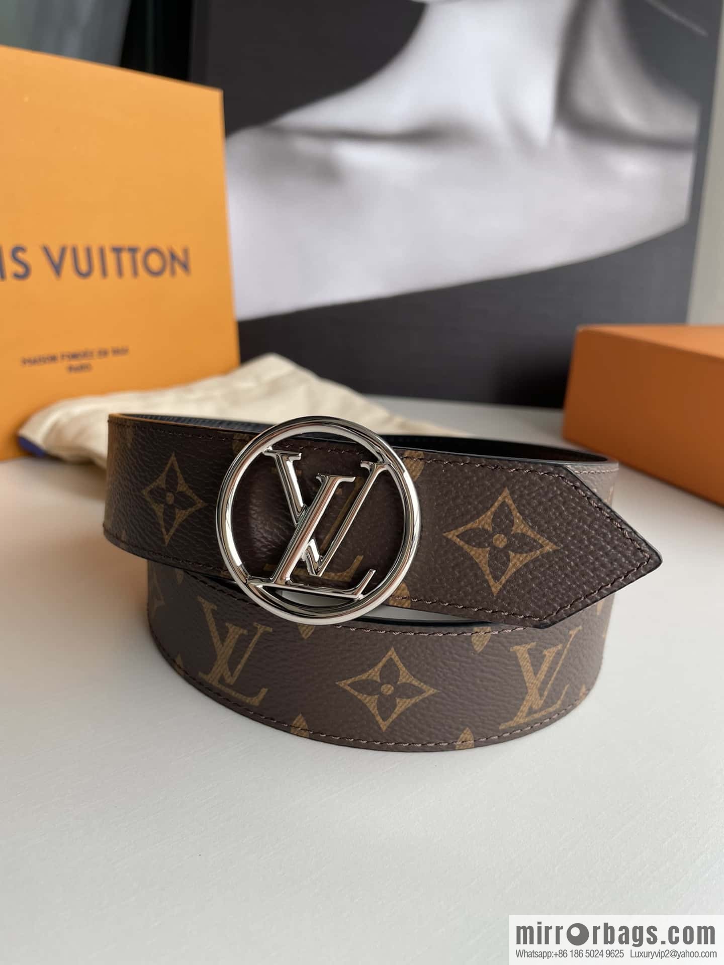 LV/Louis Vuitton, Gold Classic Round LV Buckle, Ladies LV Circle 35mm Double Sided Belt