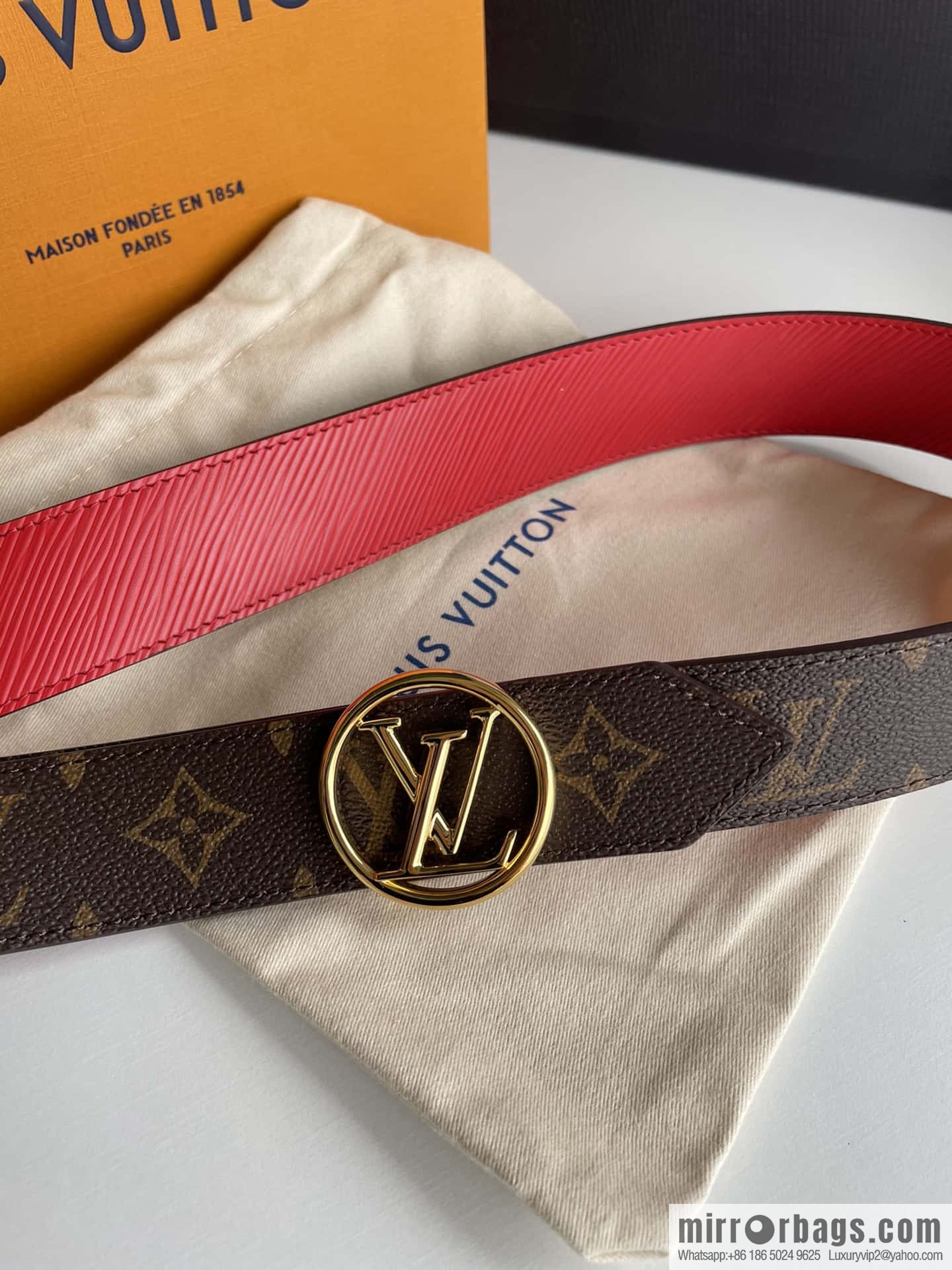 LV/Louis Vuitton, Gold Classic Round LV Buckle, Ladies LV Circle 35mm Double Sided Belt