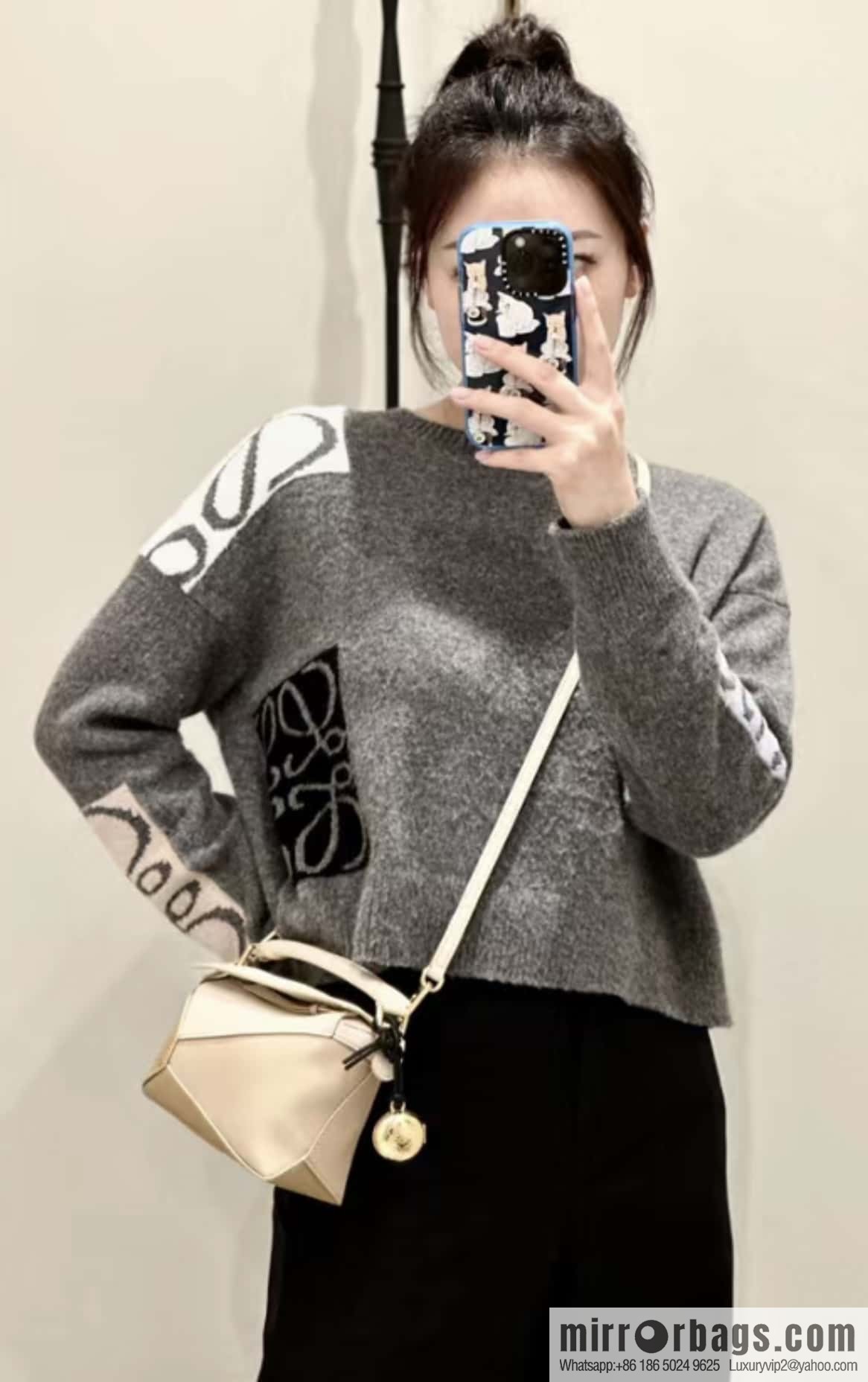 LOEWE Puzzle 24CM bag leather small geometric bag 0681 milk tea color matching
