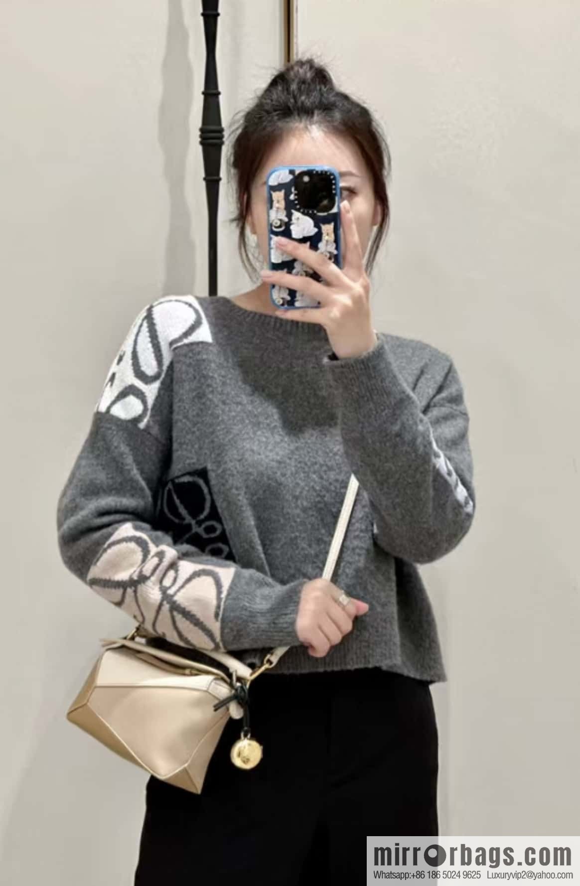 LOEWE Puzzle 24CM bag leather small geometric bag 0681 milk tea color matching