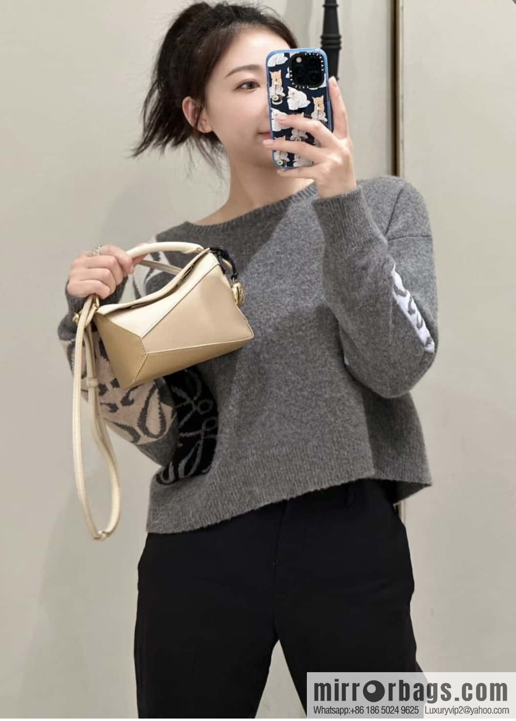 LOEWE Puzzle 24CM bag leather small geometric bag 0681 milk tea color matching