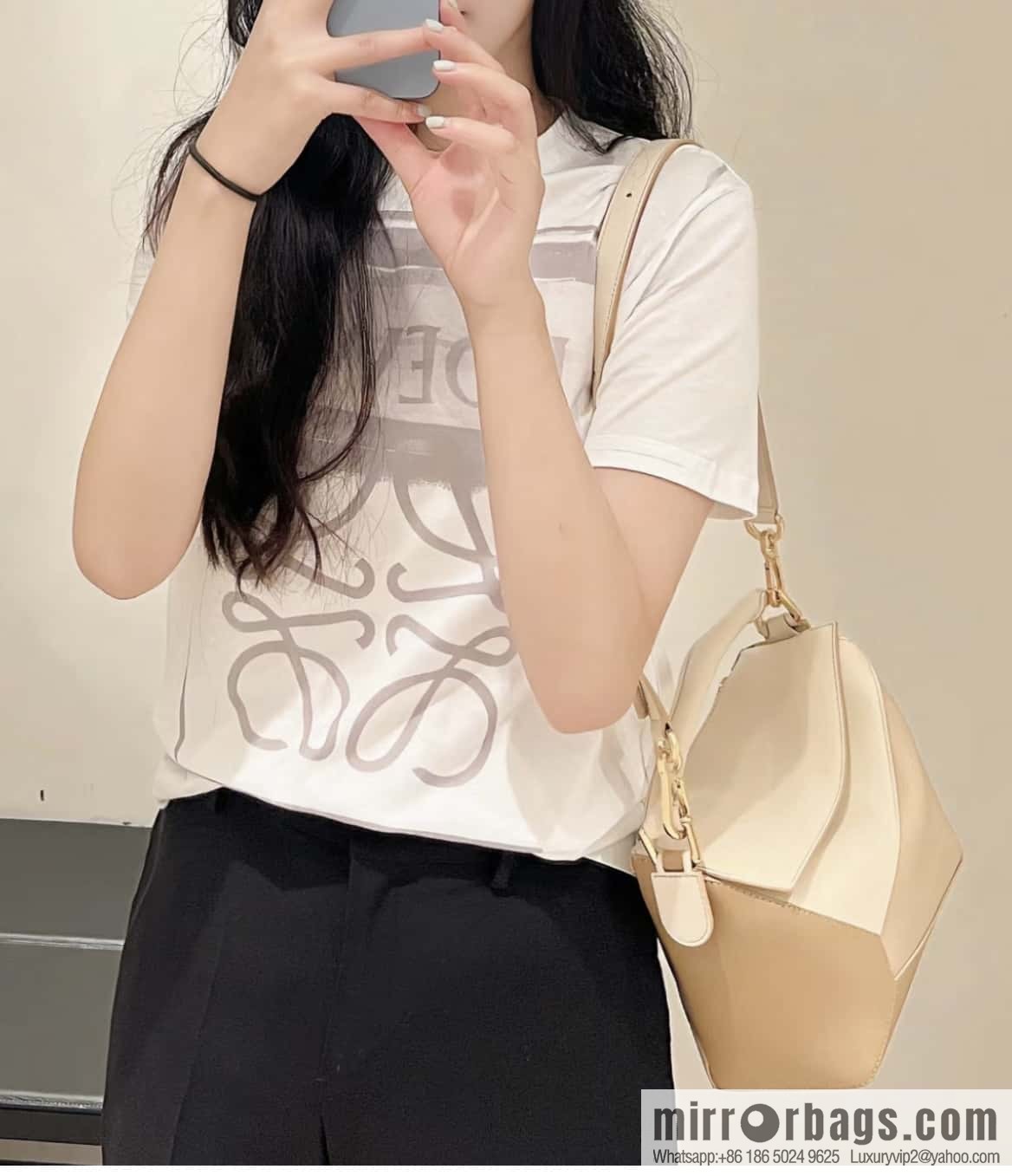 LOEWE Puzzle 24CM bag leather small geometric bag 0681 milk tea color matching