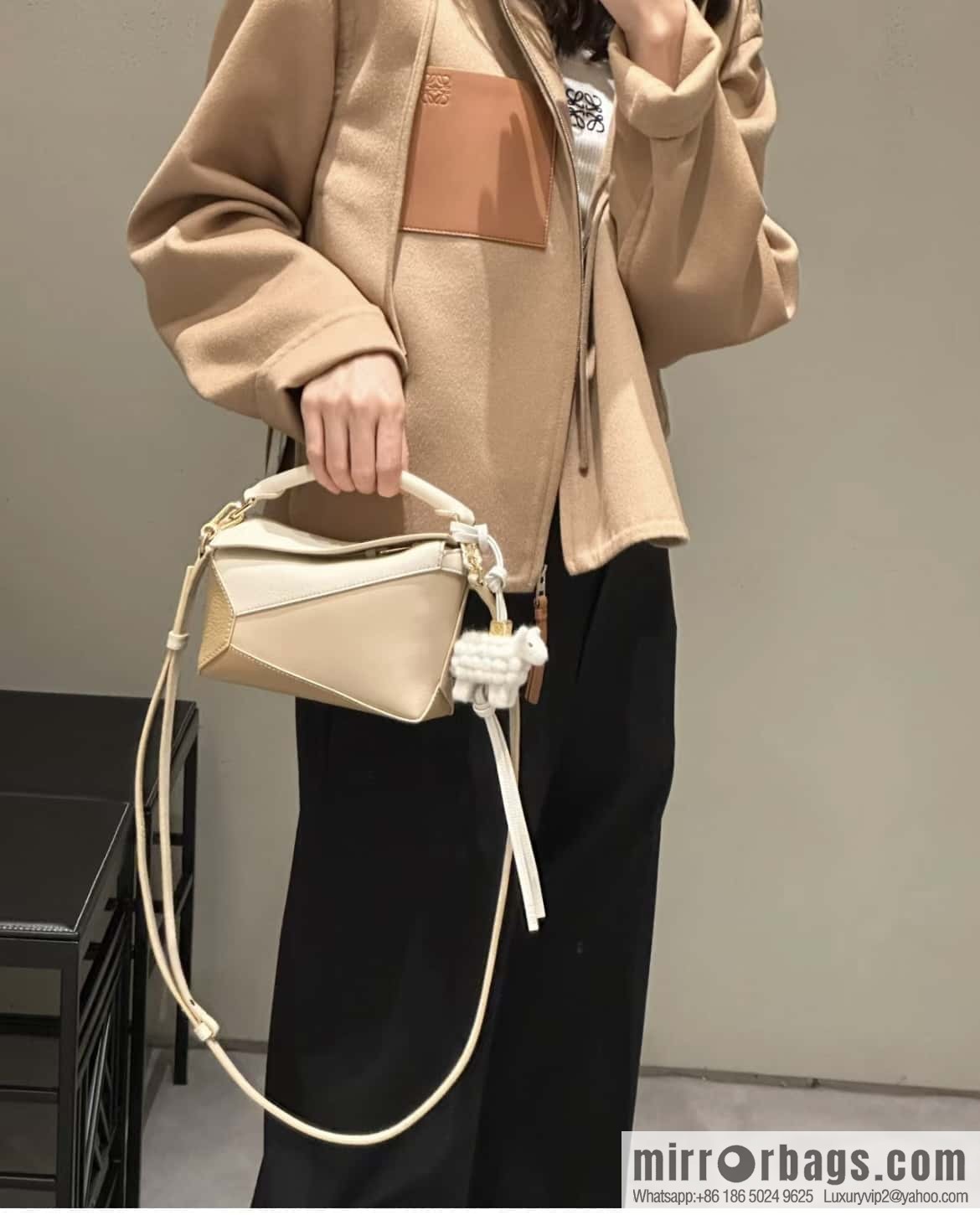 LOEWE Puzzle 24CM bag leather small geometric bag 0681 milk tea color matching