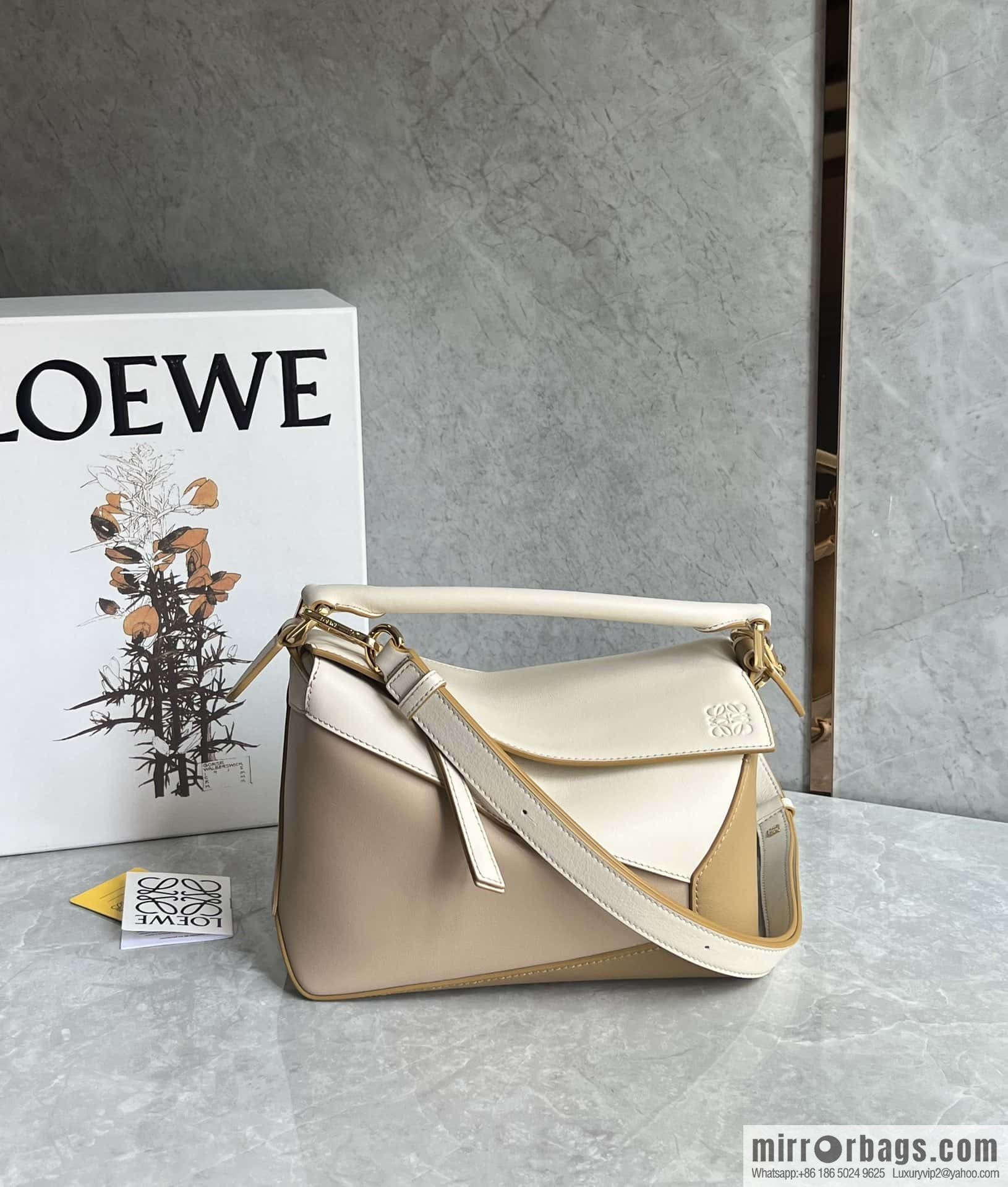 LOEWE Puzzle 24CM bag leather small geometric bag 0681 milk tea color matching