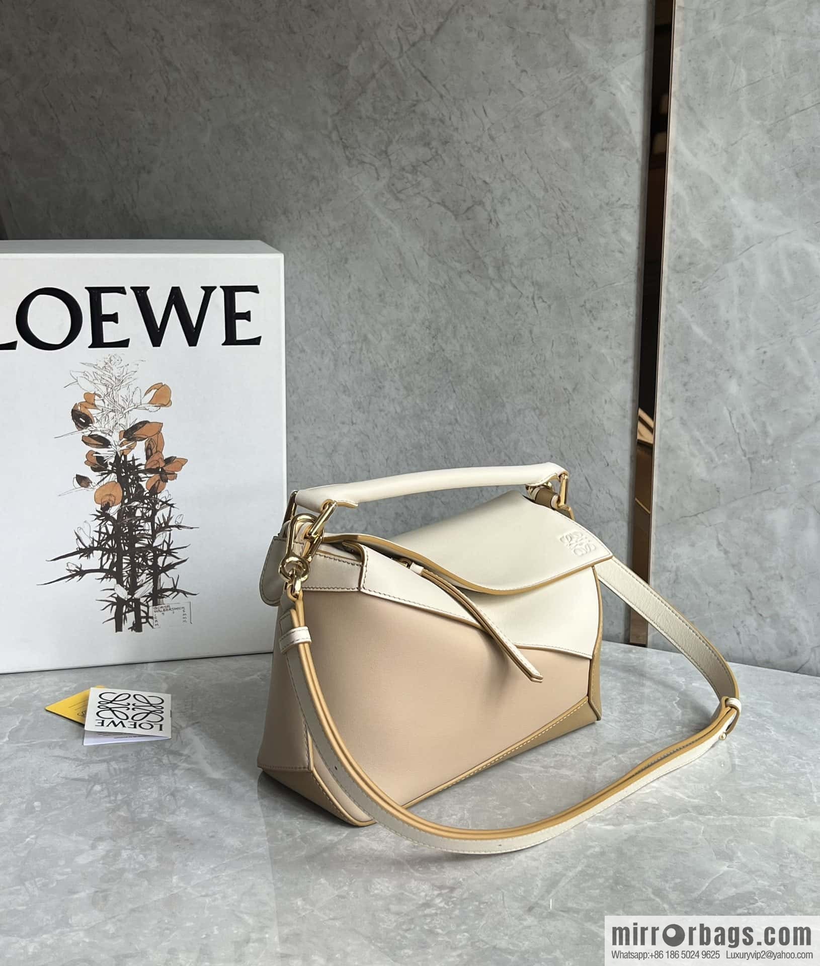 LOEWE Puzzle 24CM bag leather small geometric bag 0681 milk tea color matching