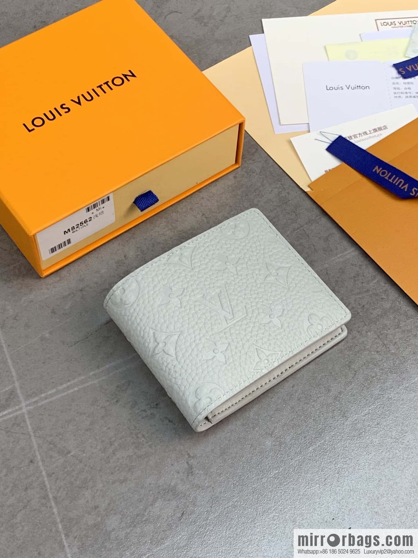 LV M82562 MULTIPLE wallet
