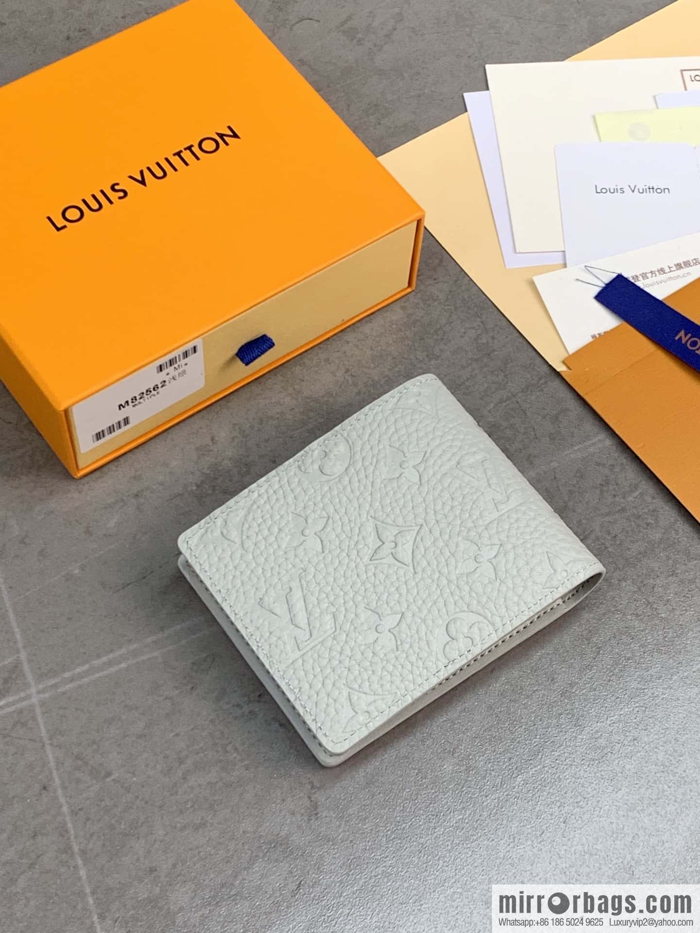 LV M82562 MULTIPLE wallet