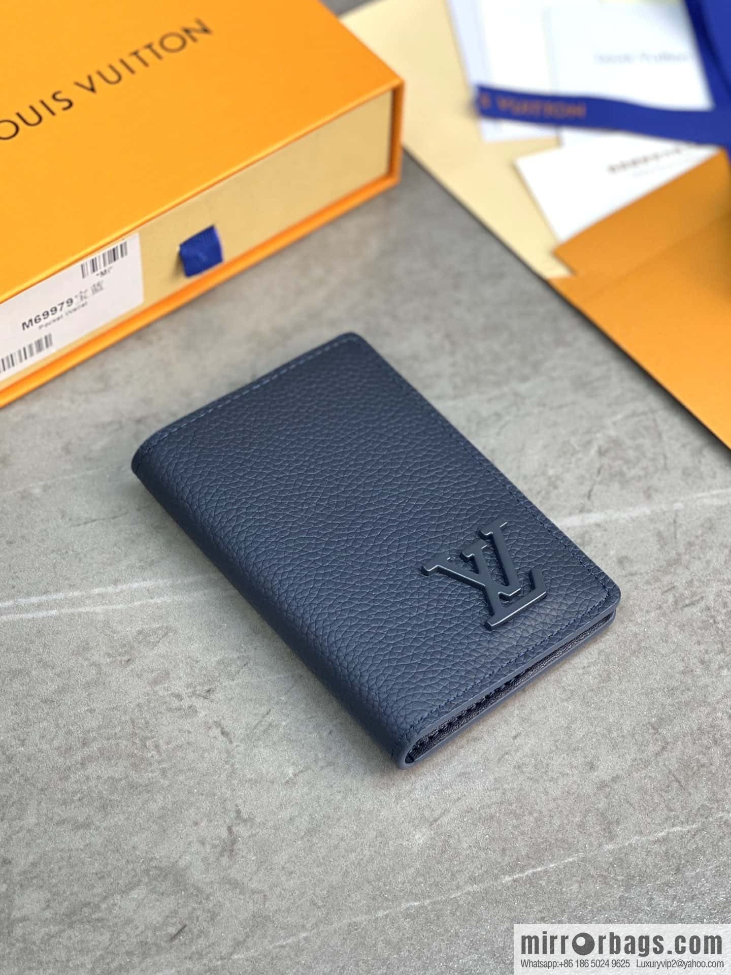 LV M81730 Pocket Organizer