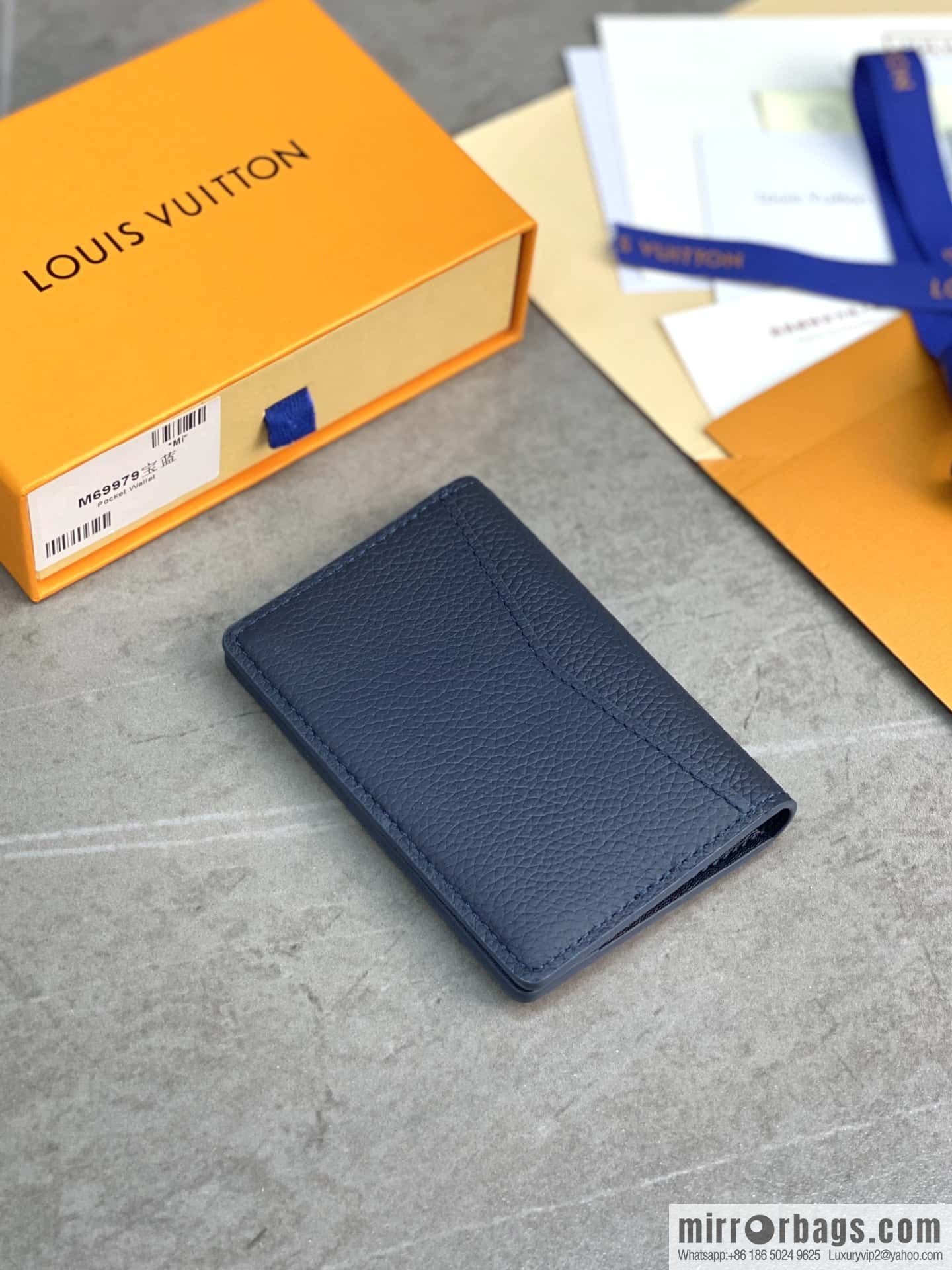 LV M81730 Pocket Organizer