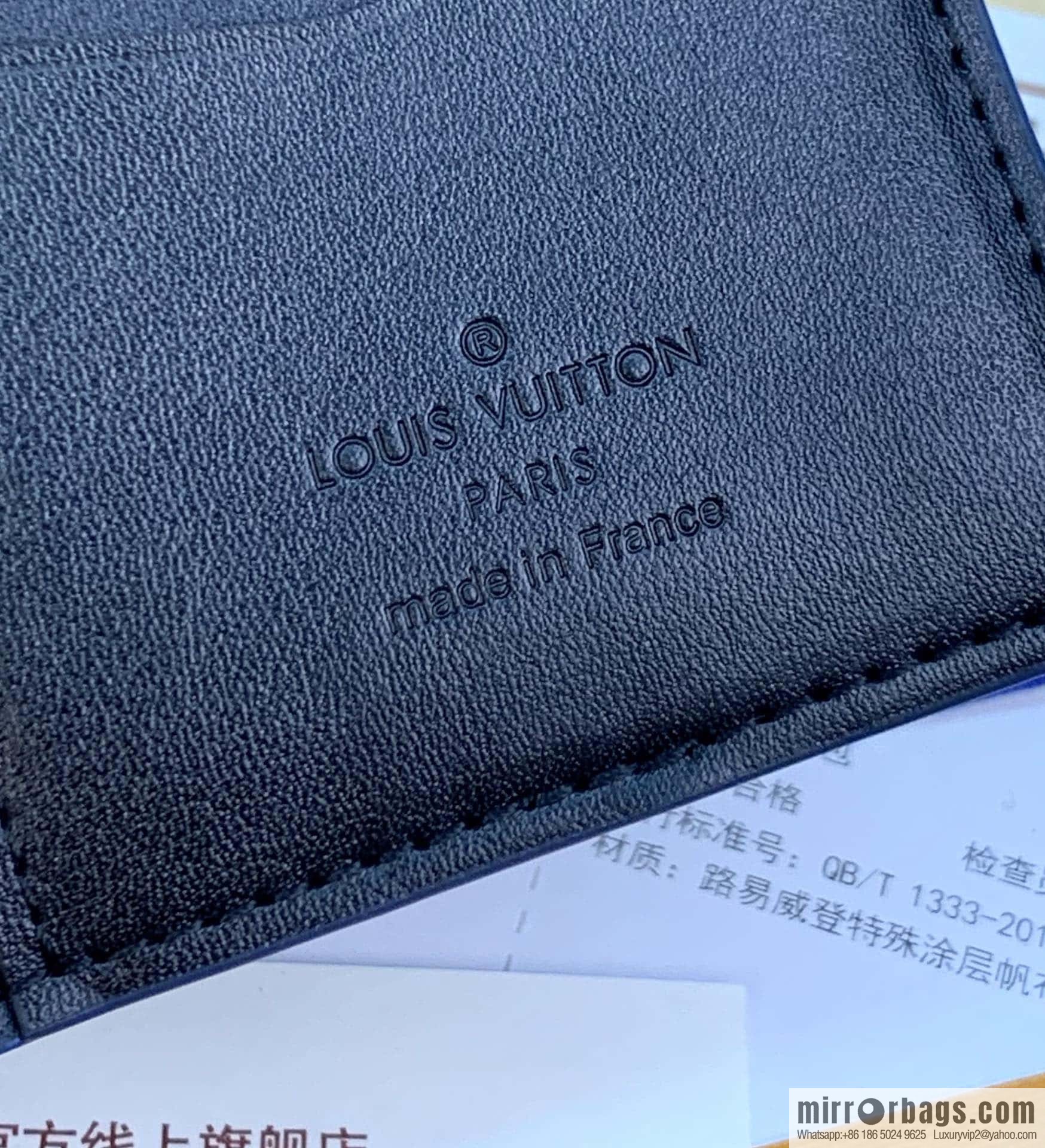 LV M82560 Pocket Organizer