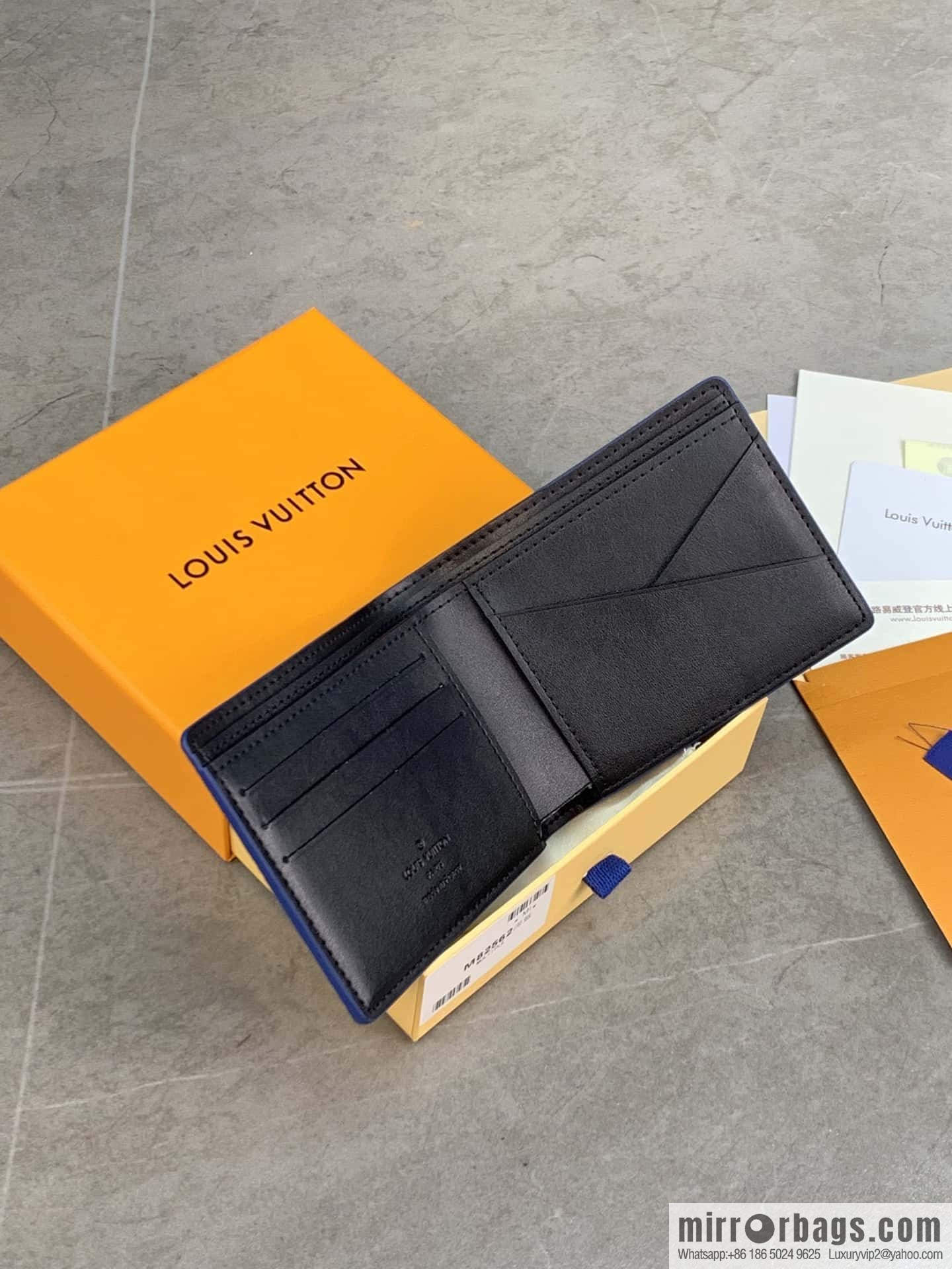 LV M82563 Multiple Wallets
