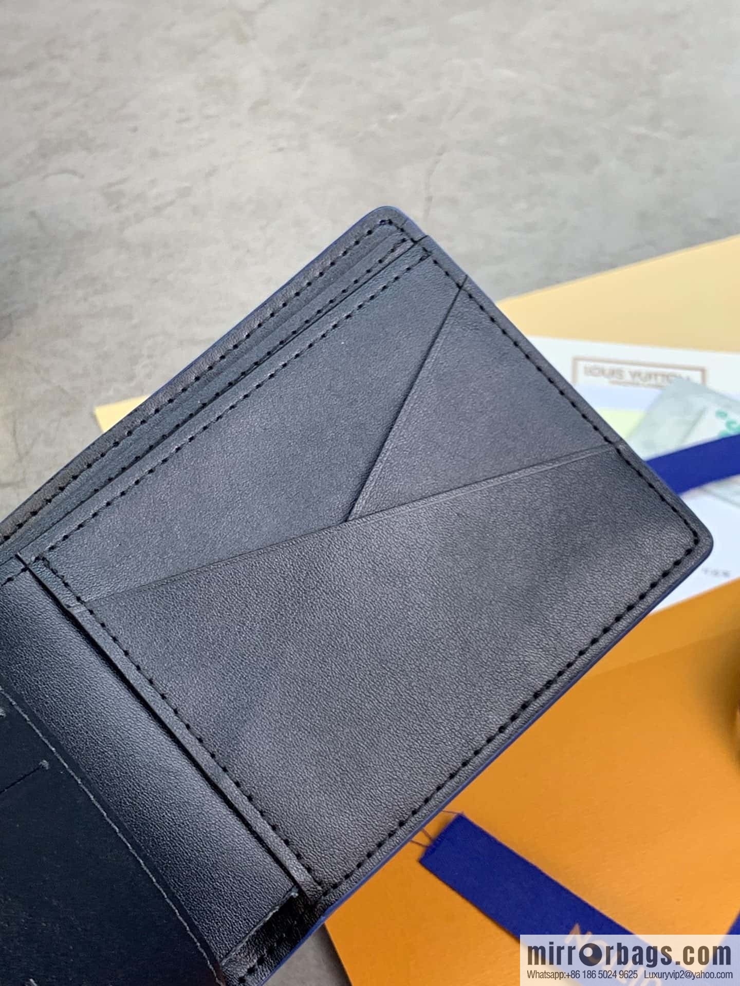 LV M82563 Multiple Wallets