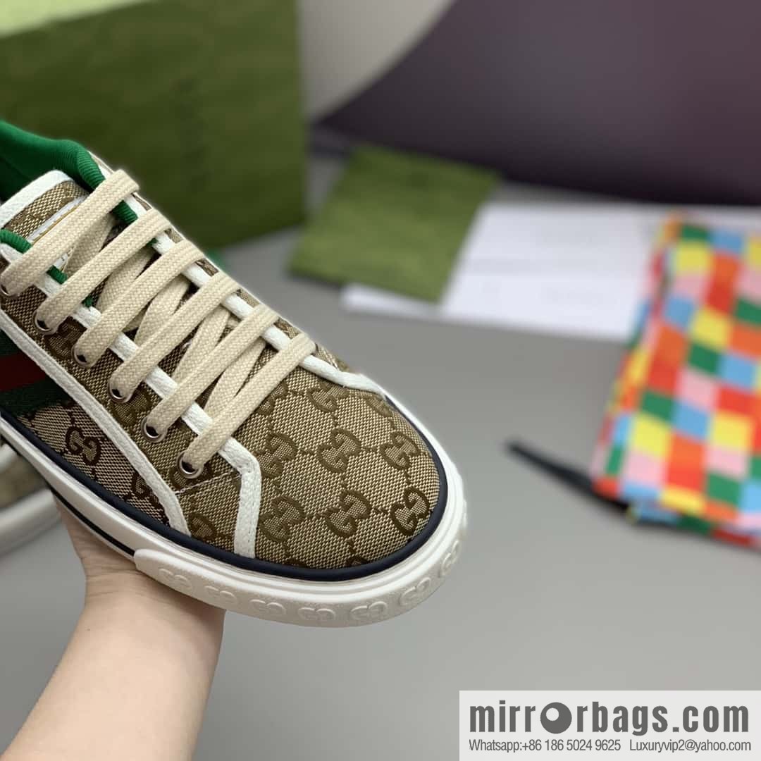 GUCCI apricot double G canvas, red and green webbing 1977 men's and women's canvas shoes